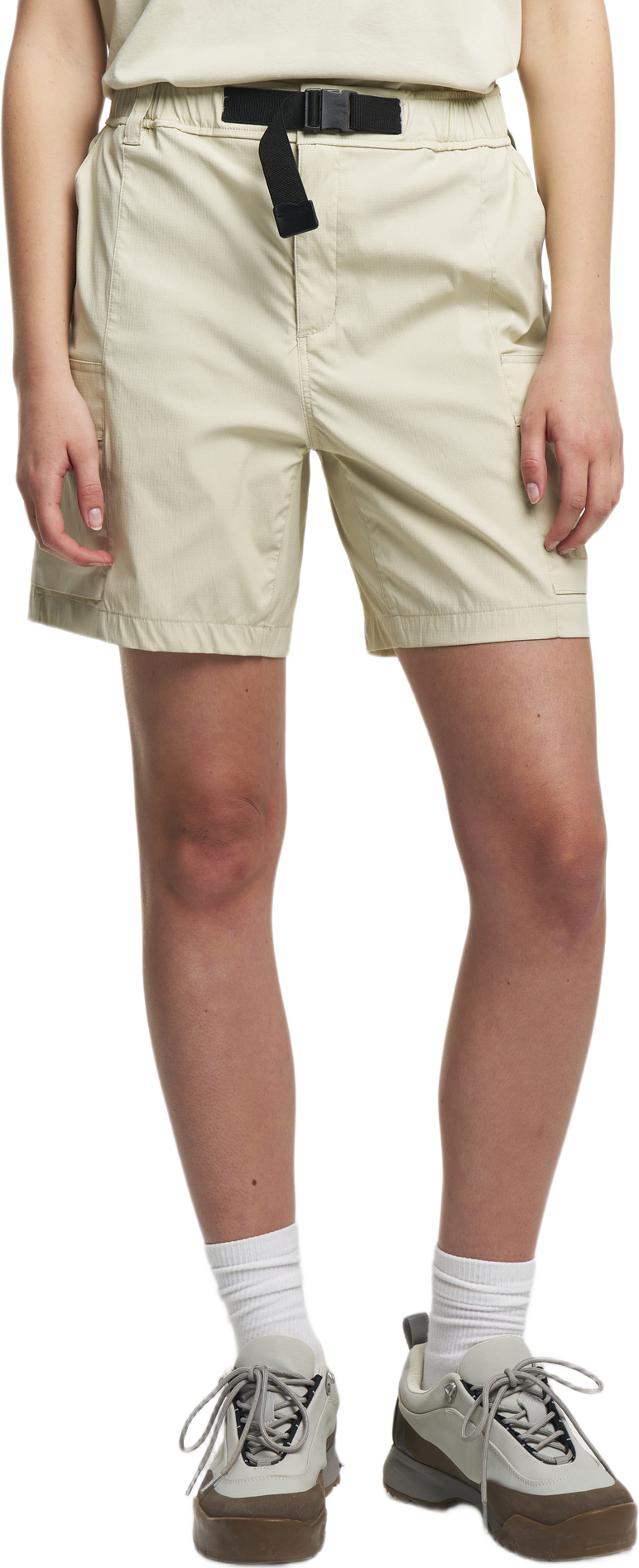 Camper Cargo Shorts Women, från Tenson, i färgen ljusbeige. Klicka för att öppna bilden i stort format