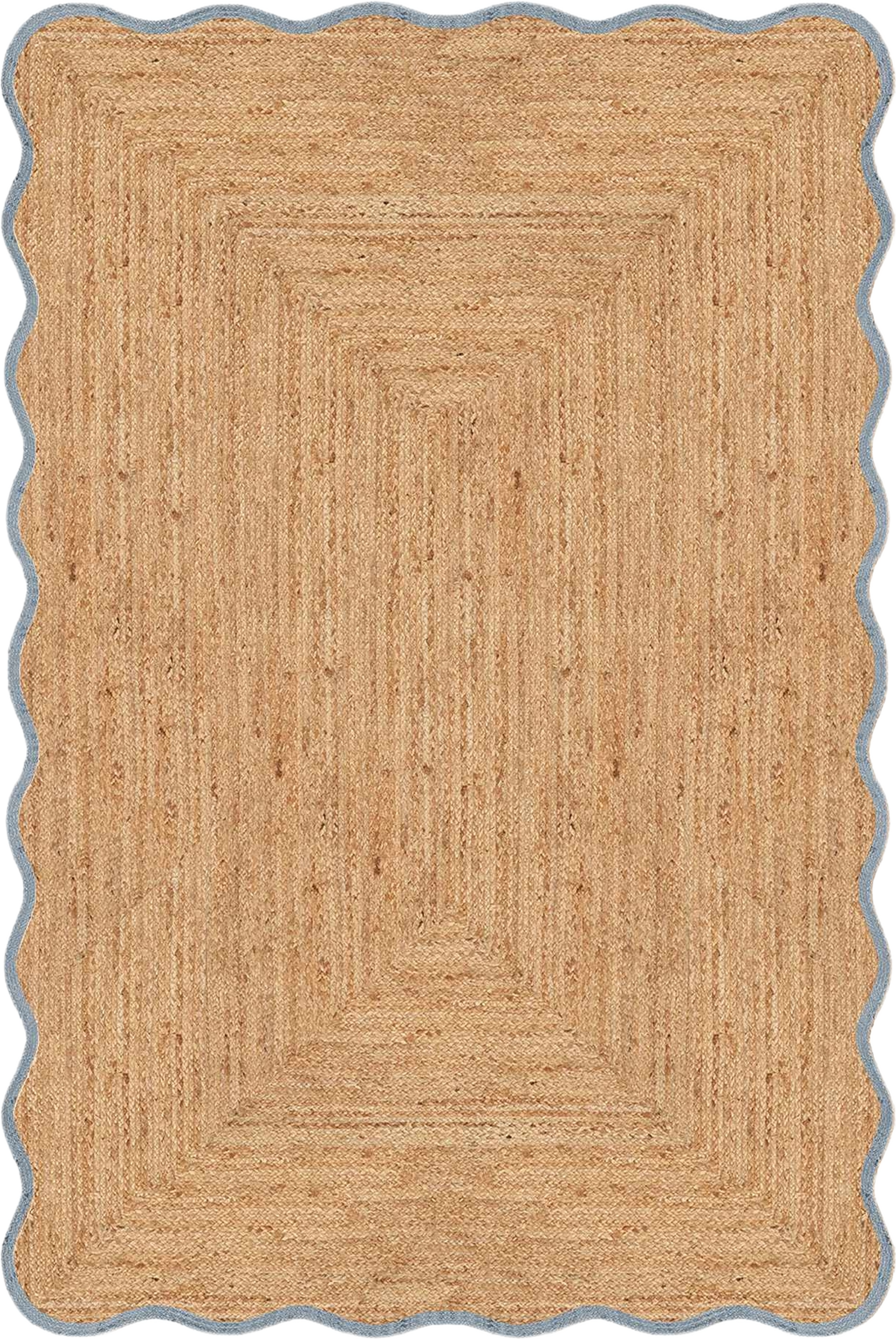 Scallop Jute Misty Blue, från Layered, i färgen misty blue. Klicka för att öppna bilden i stort format