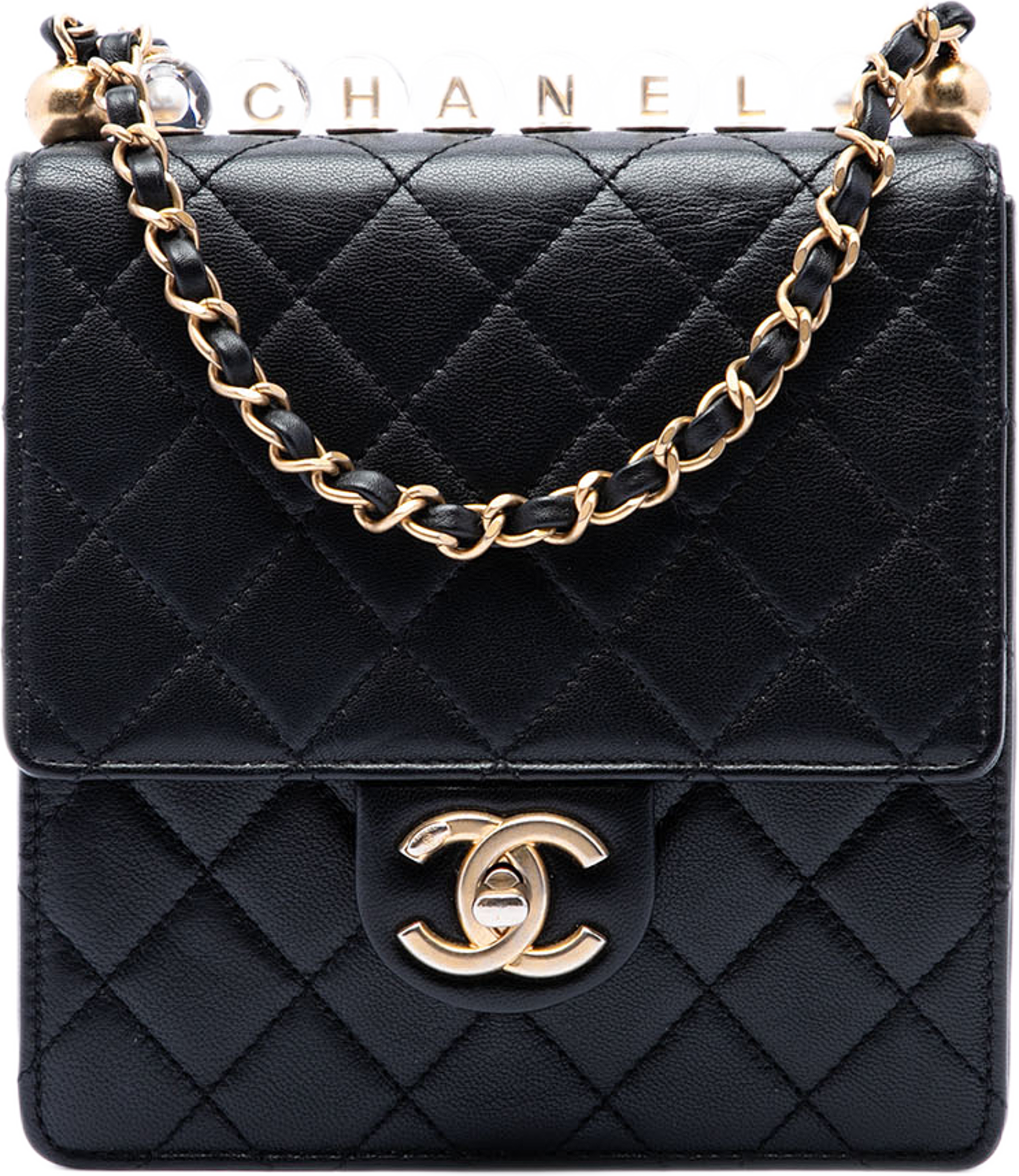 Chanel Small Quilted Lambskin Chic Pearls Flap, från Luxclusif, i färgen svart. Klicka för att öppna bilden i stort format