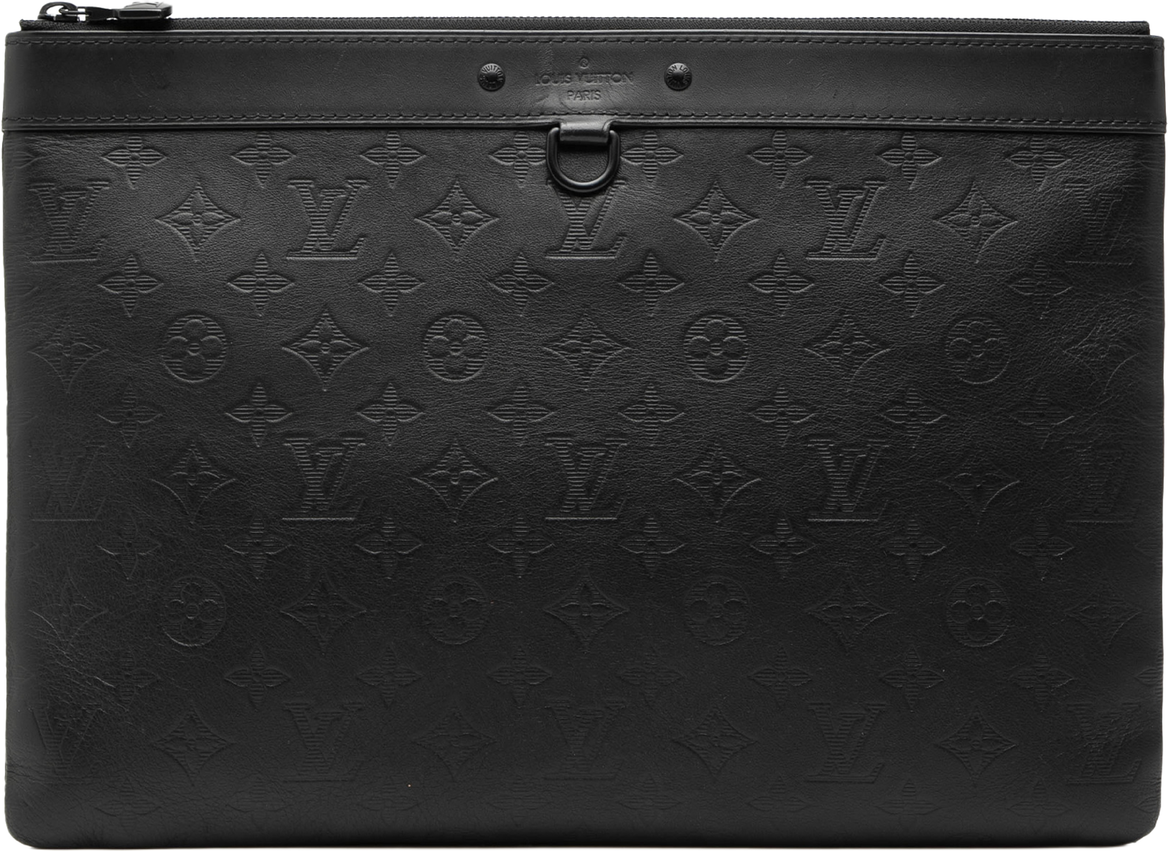 Louis Vuitton Monogram Shadow Discovery Pochette, från Luxclusif, i färgen black. Klicka för att öppna bilden i stort format