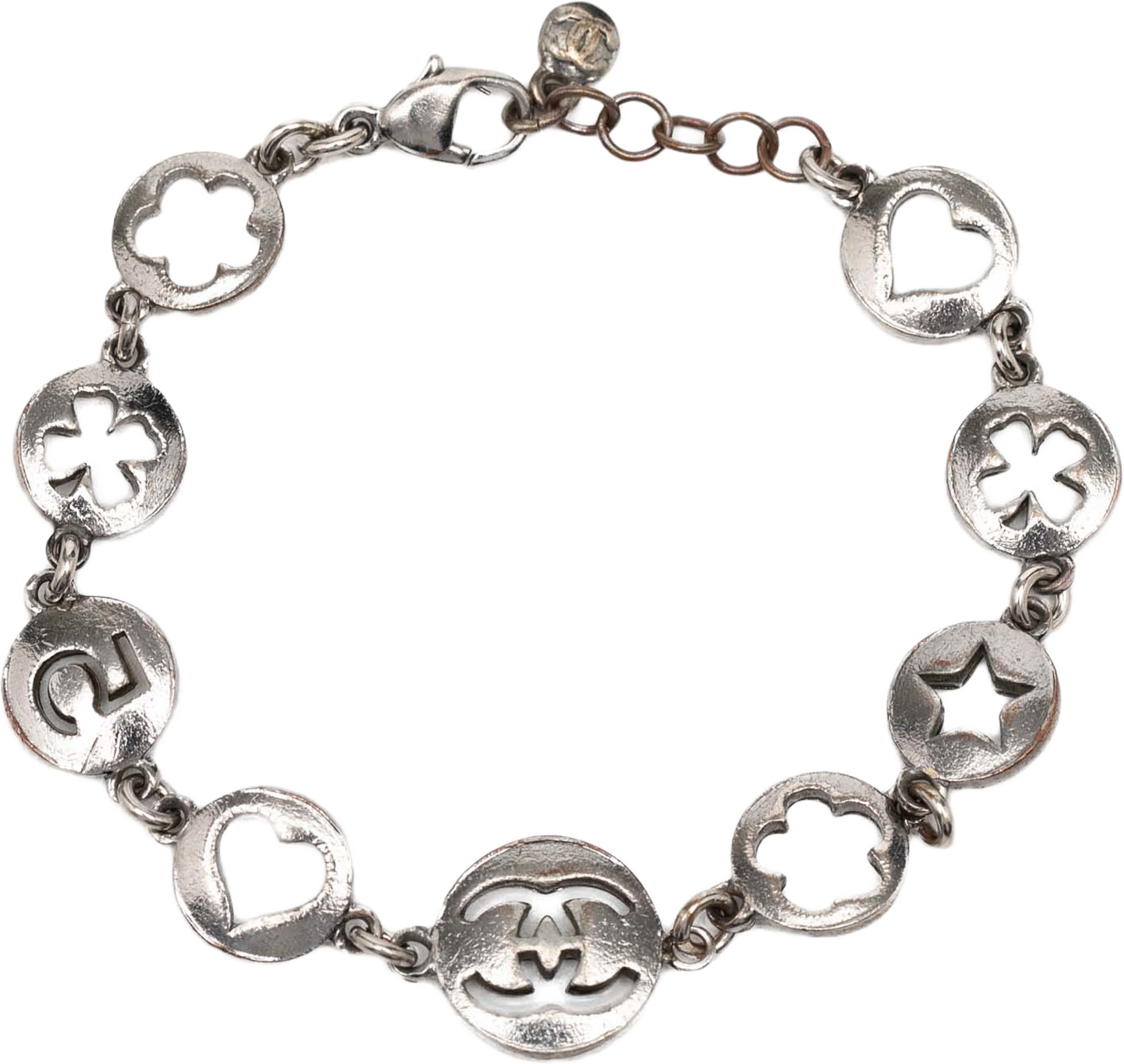Chanel Cc Plated No. 5 Cutout Charms Chain Bracelet, från Luxclusif, i färgen silver. Klicka för att öppna bilden i stort format