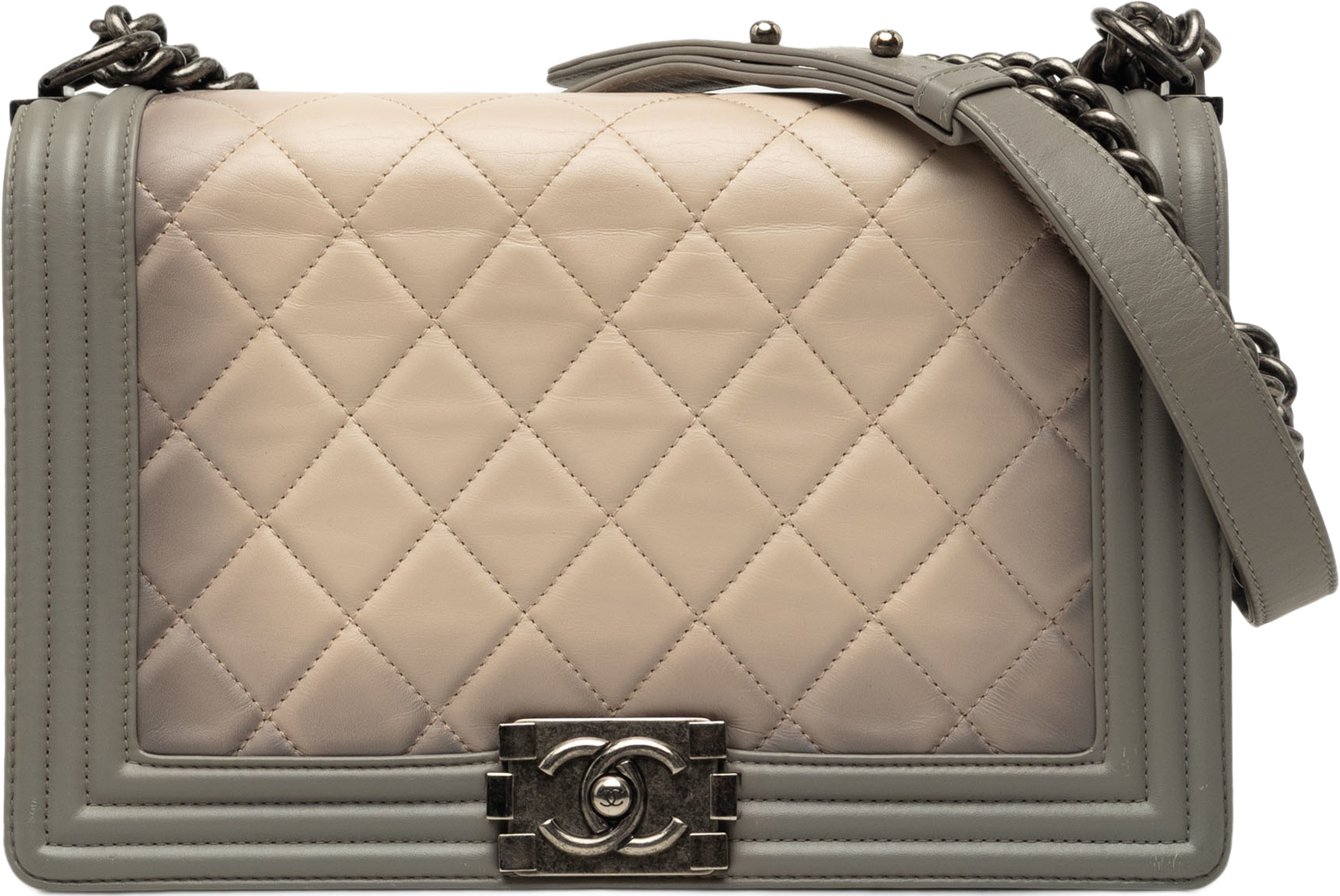 Chanel Medium Quilted Calfskin Ombre Boy Flap, från Luxclusif, i färgen beige. Klicka för att öppna bilden i stort format