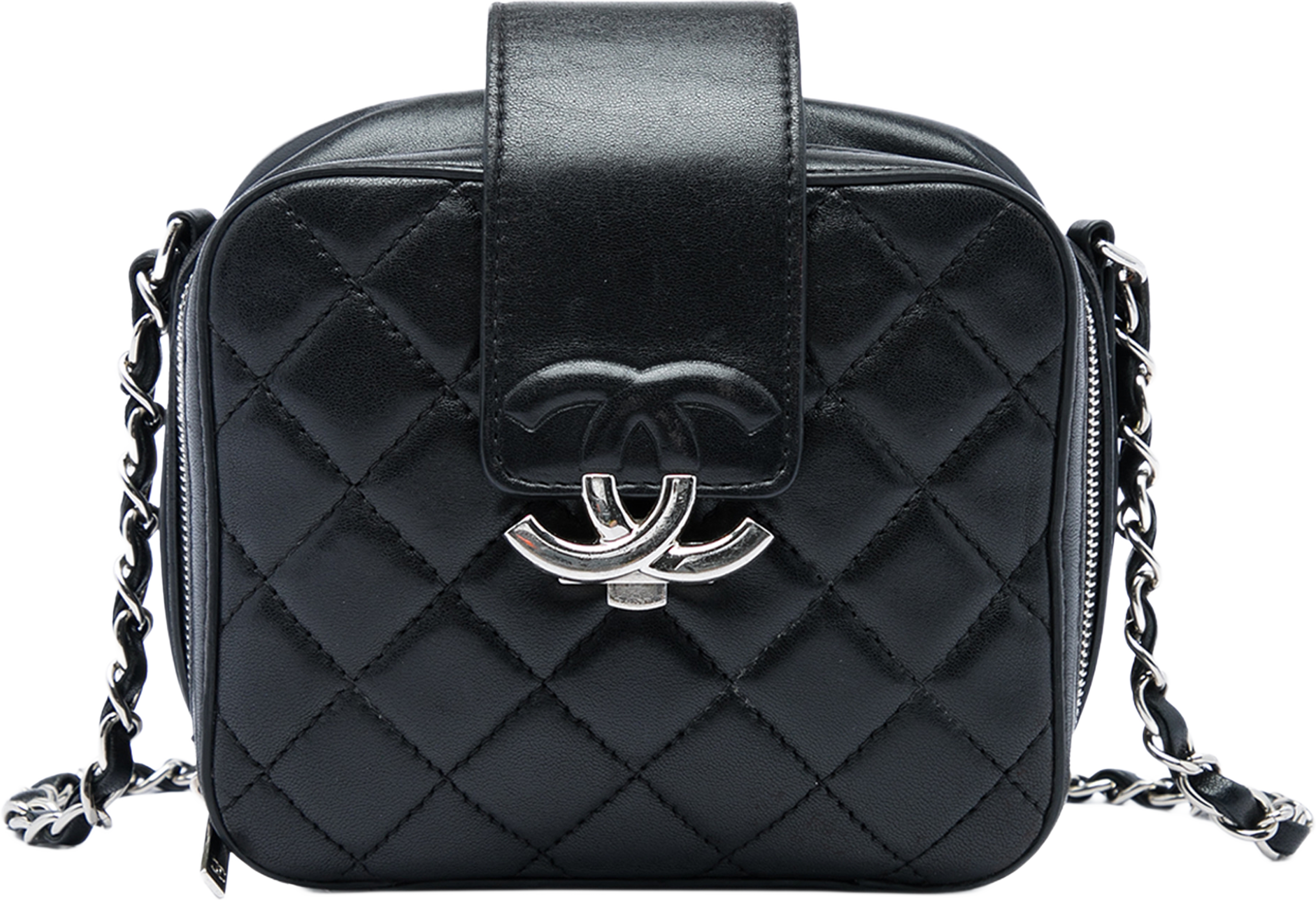 Chanel Mini Quilted Lambskin Cc Box Camera Bag, från Luxclusif, i färgen svart. Klicka för att öppna bilden i stort format