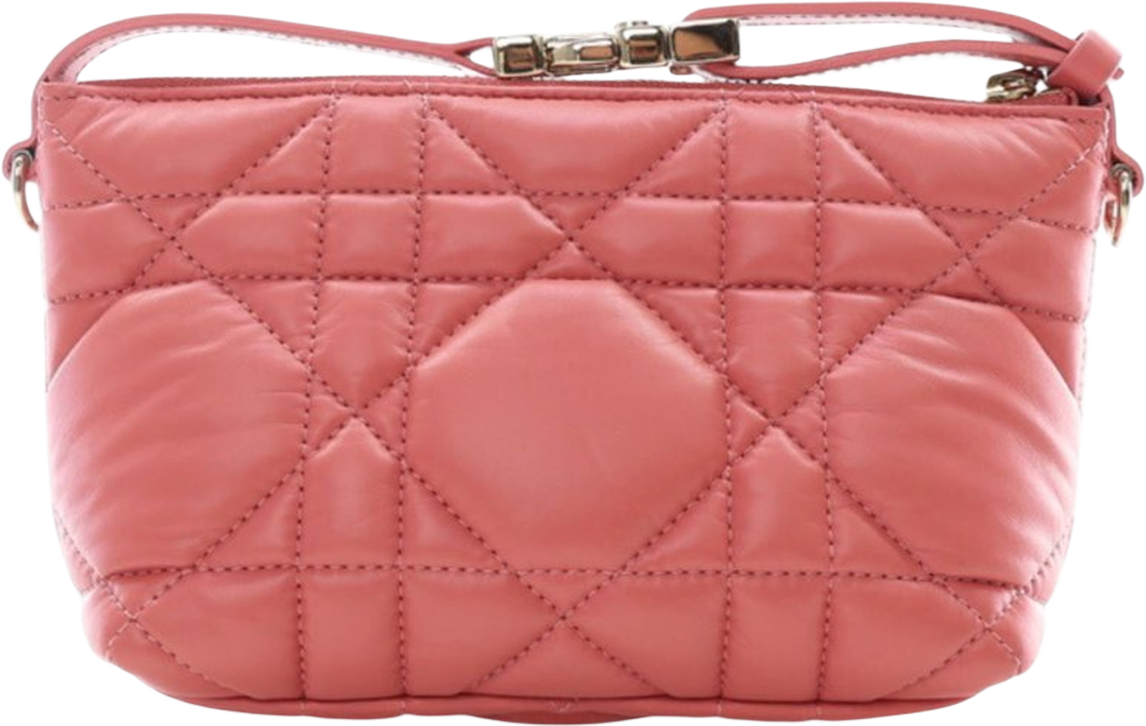 Dior Small Calfskin Macrocannage Diortravel Nomad Pouch, från Luxclusif, i färgen blush. Klicka för att öppna bilden i stort format