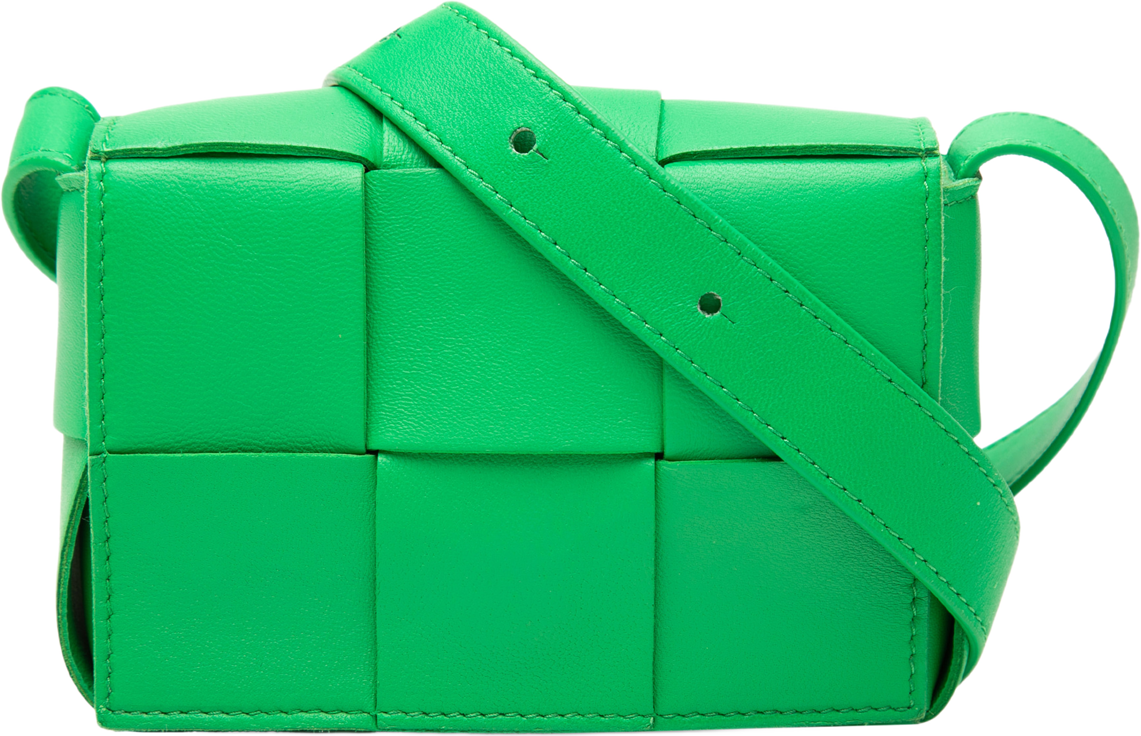 Bottega Veneta Candy Nappa Intrecciato Cassette Crossbody, från Luxclusif, i färgen grön. Klicka för att öppna bilden i stort format