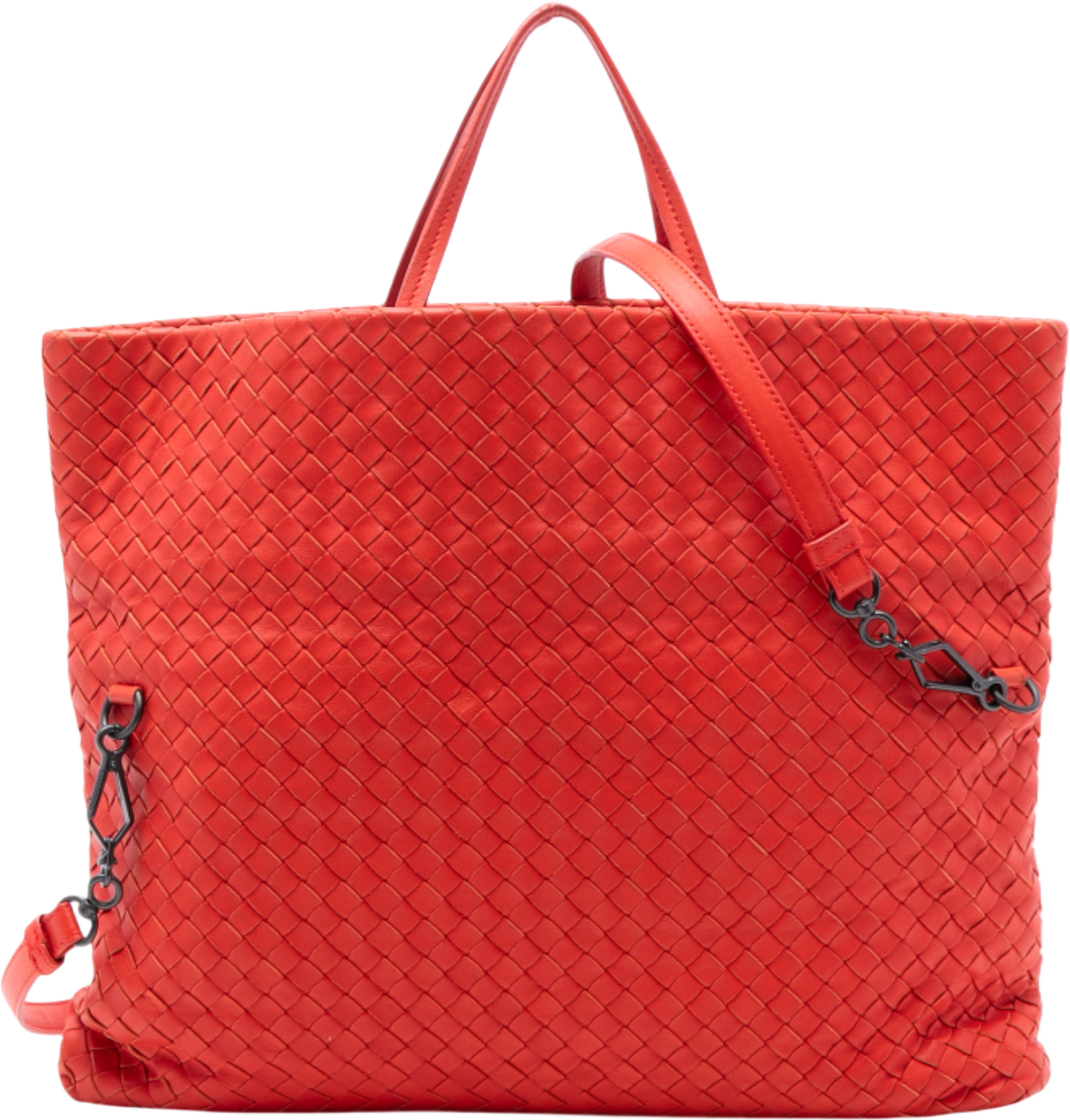Bottega Veneta Nappa Intrecciato Fold Over Satchel, från Luxclusif, i färgen red. Klicka för att öppna bilden i stort format