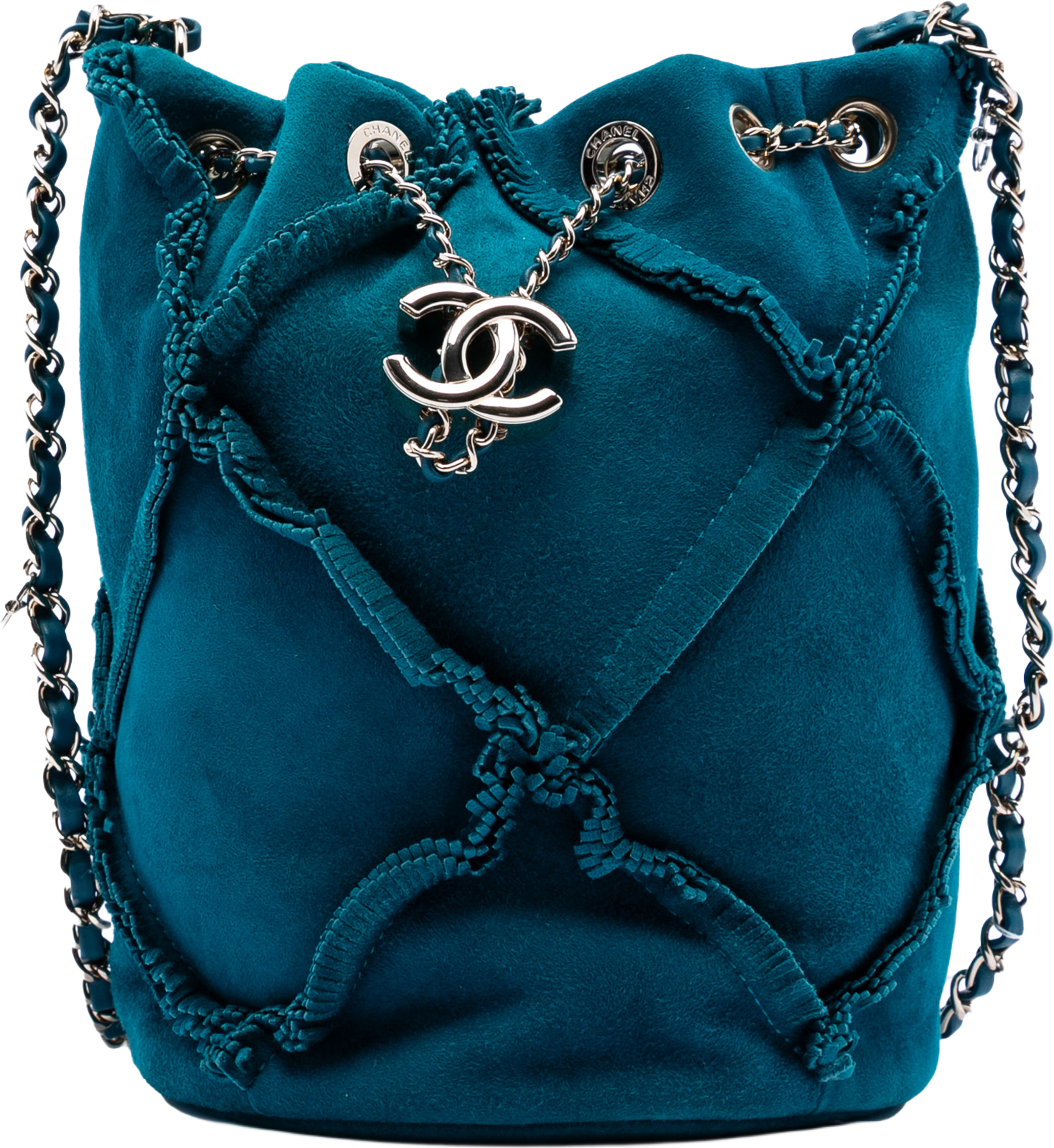 Chanel Cc Suede Fringed Drawstring Bucket Bag, från Luxclusif, i färgen peacock. Klicka för att öppna bilden i stort format