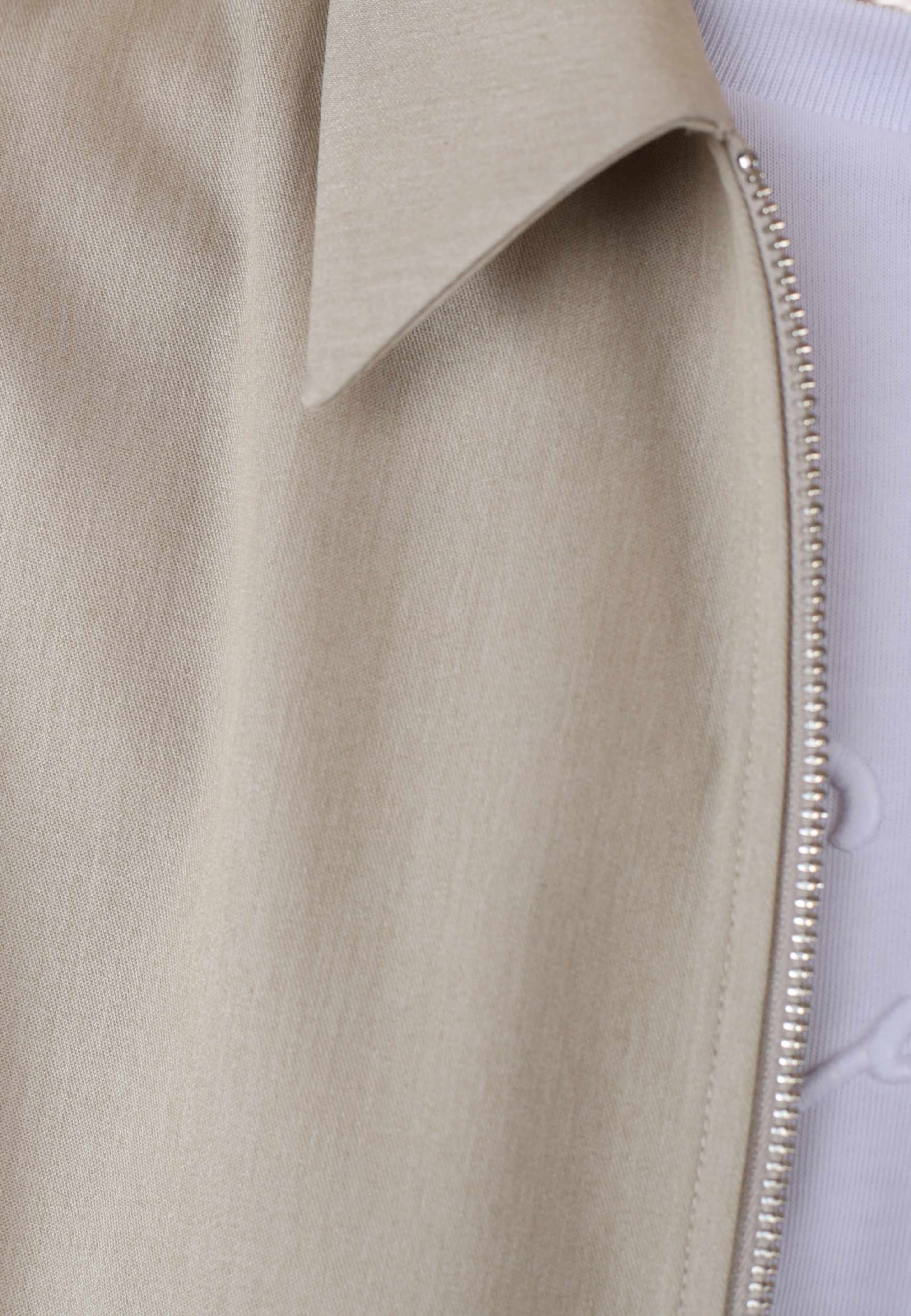 Vander Zip Shirt, från Ciszere, i färgen beige. Klicka för att öppna bilden i stort format