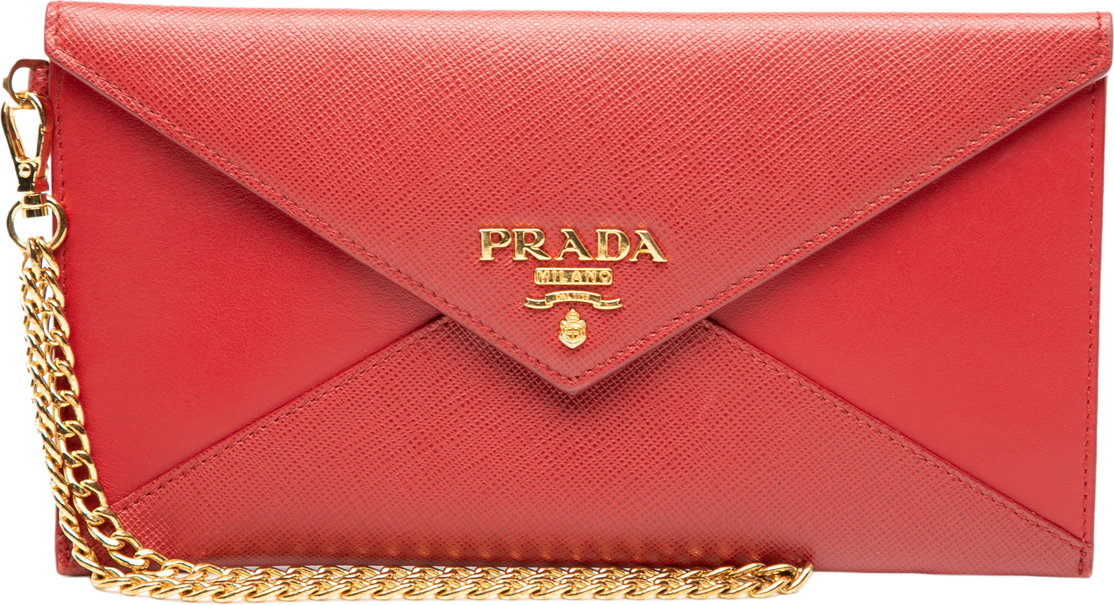 Prada Saffiano Envelope Chain Clutch, från Luxclusif, i färgen red. Klicka för att öppna bilden i stort format