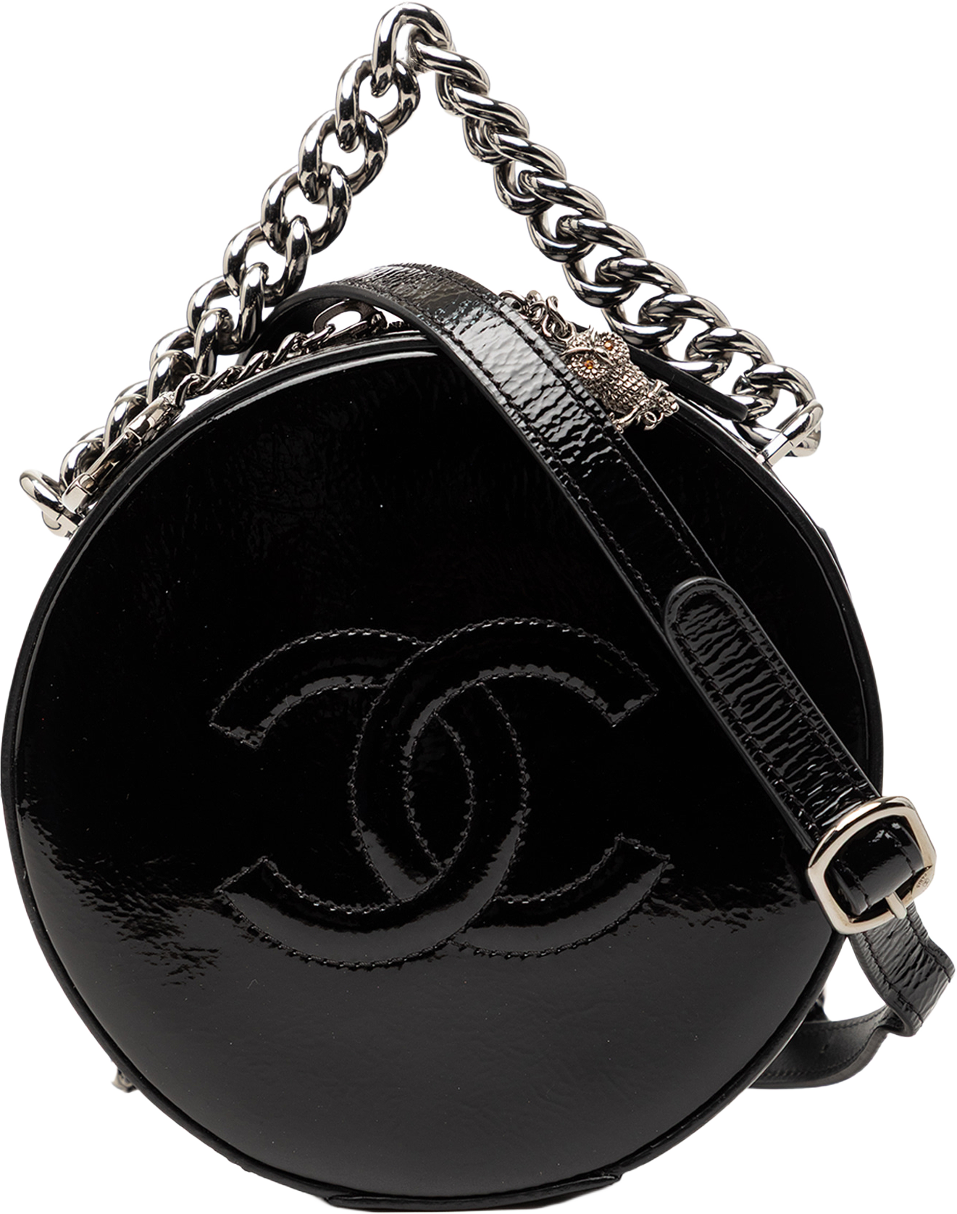 Chanel Patent Round As Earth Bag, från Luxclusif, i färgen black. Klicka för att öppna bilden i stort format