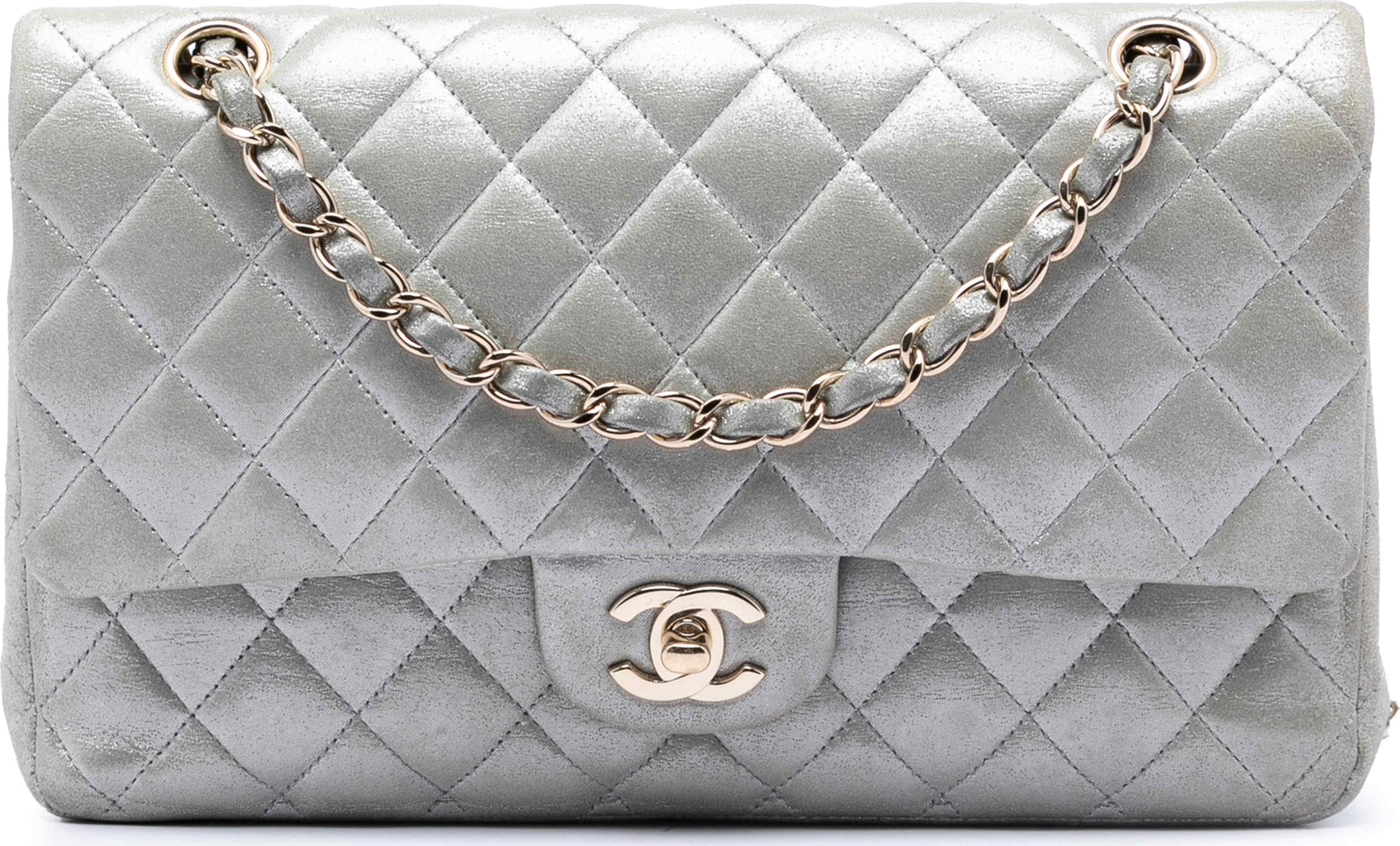 Chanel Medium Classic Iridescent Lambskin Double Flap, från Luxclusif, i färgen silver. Klicka för att öppna bilden i stort format