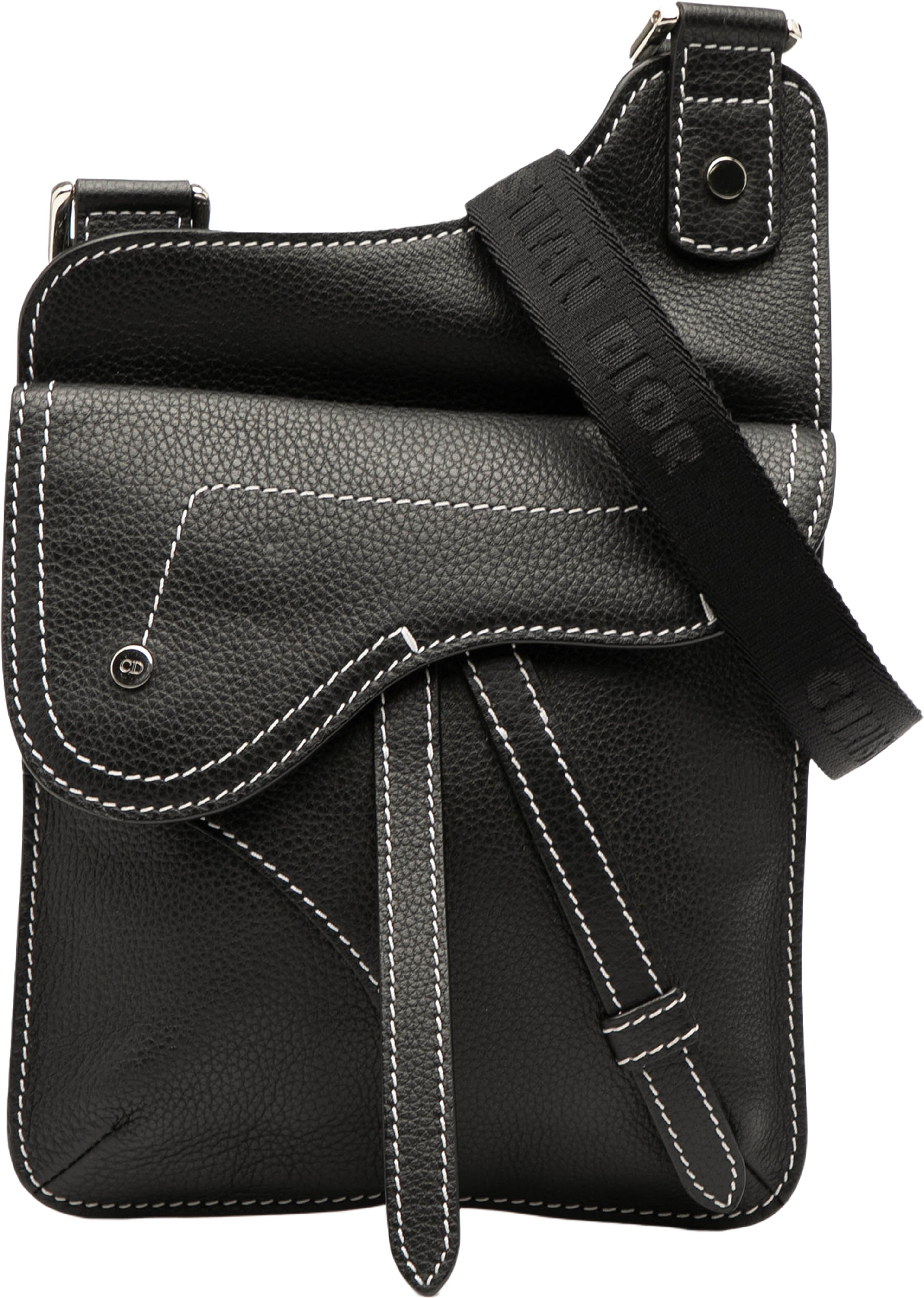 Dior Grained Calfskin Saddle Flat Messenger Bag, från Luxclusif, i färgen black. Klicka för att öppna bilden i stort format