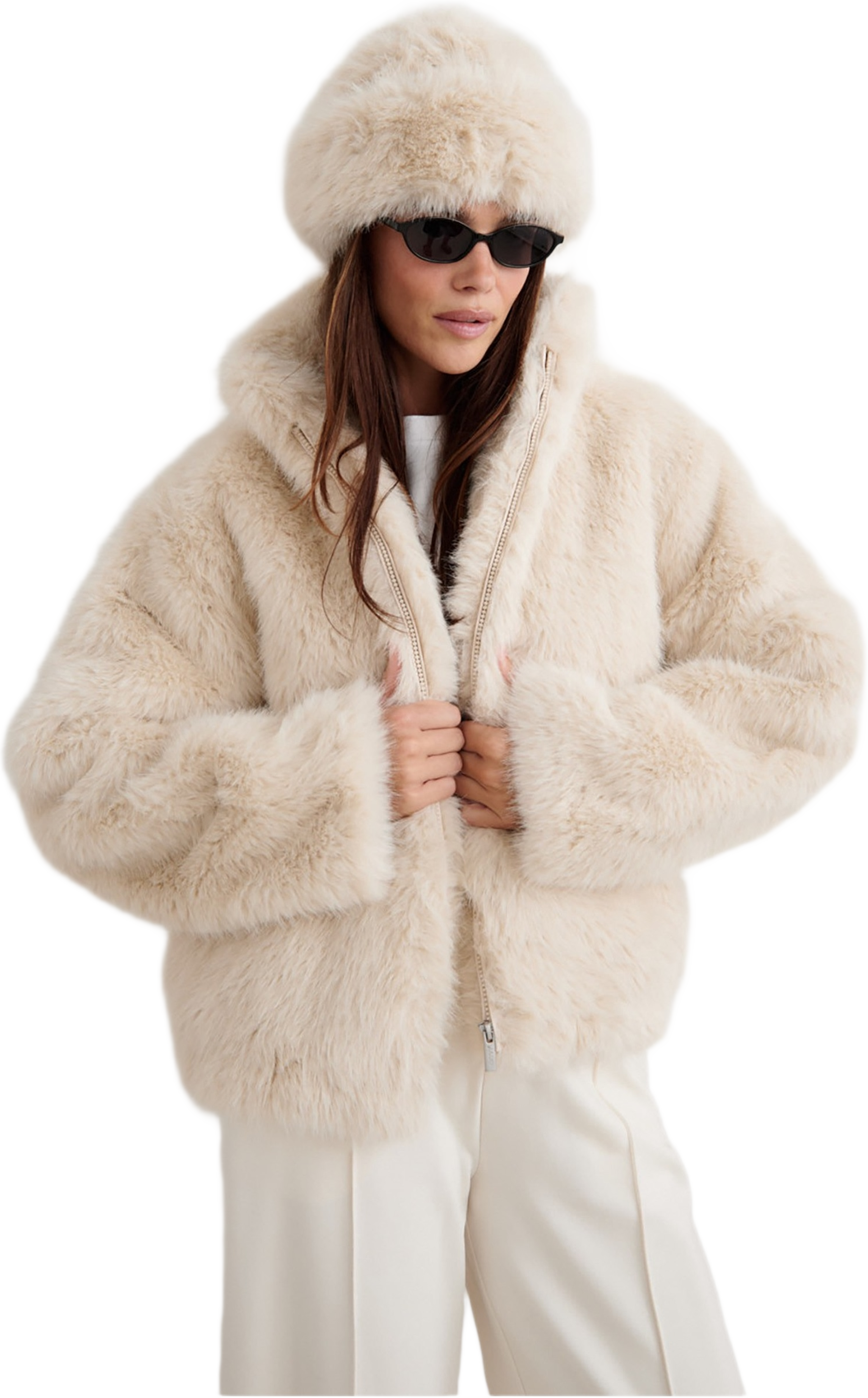 Faux Fur Jacket, från aim'n, i färgen sand. Klicka för att öppna bilden i stort format