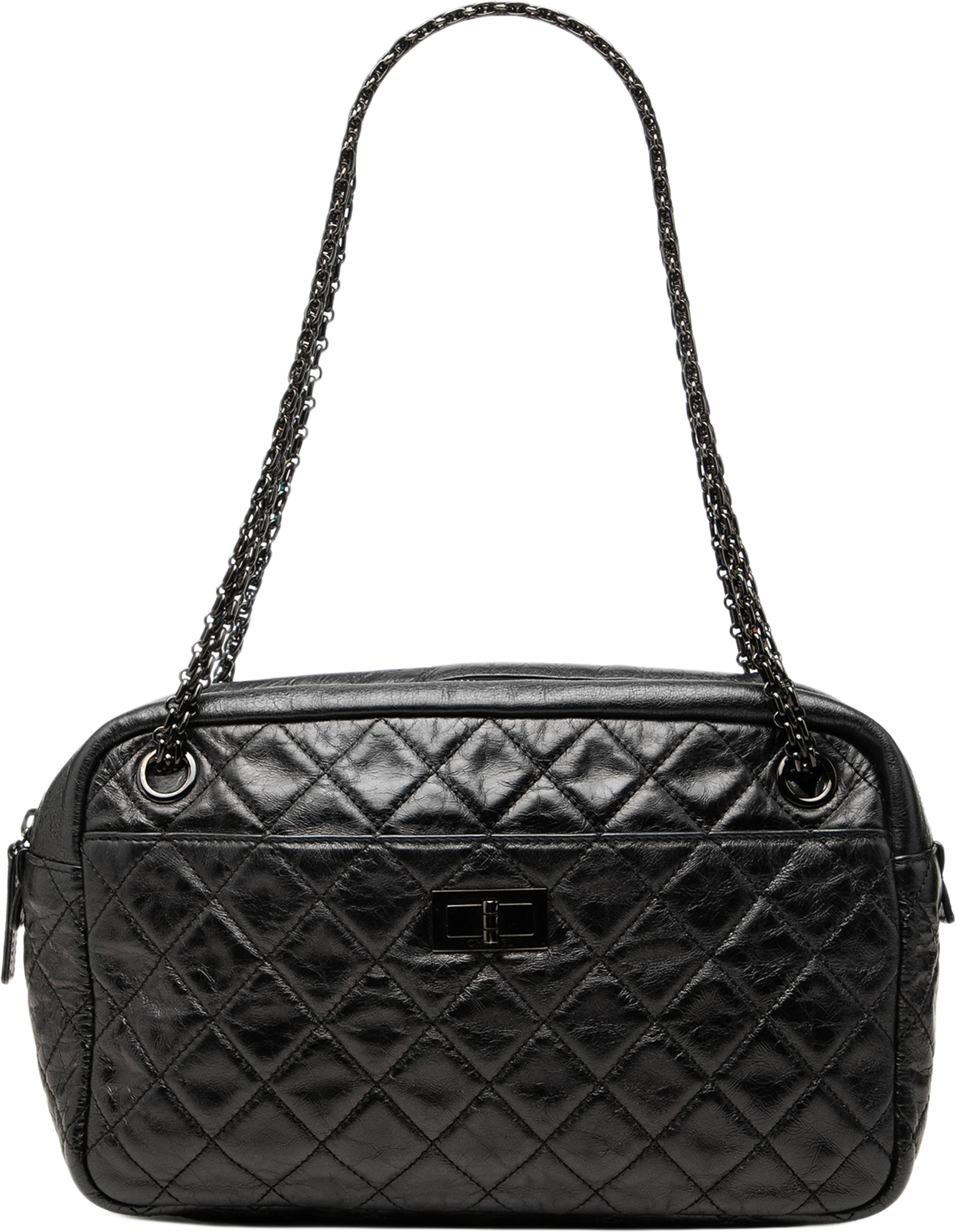 Chanel Medium Reissue 2.55 Quilted Aged Calfskin Camera Bag, från Luxclusif, i färgen svart. Klicka för att öppna bilden i stort format