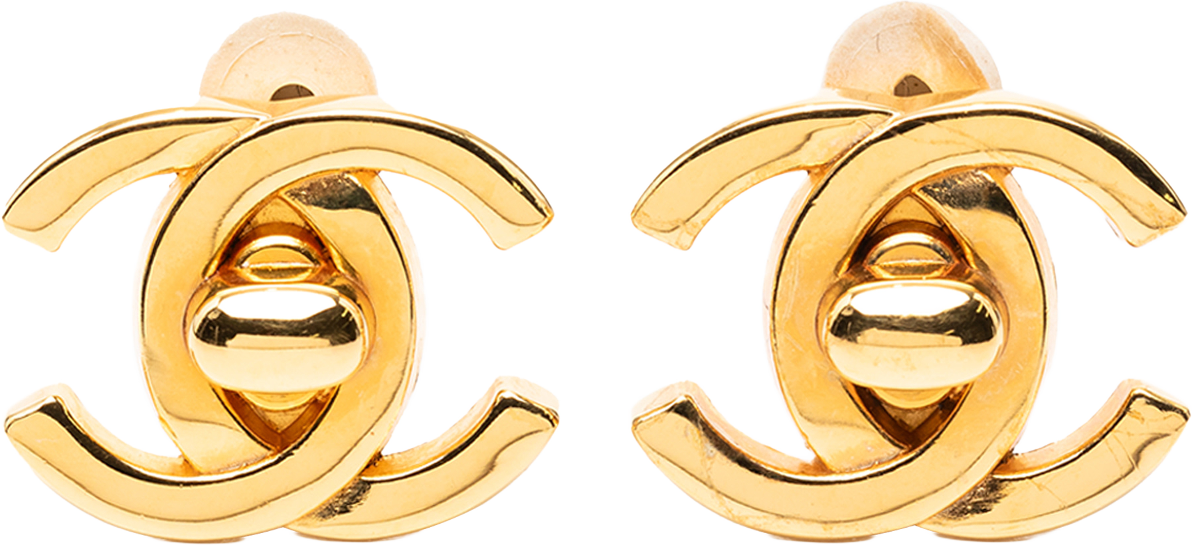 Chanel Gold Plated Cc Turn Lock Clip On Earrings, från Luxclusif, i färgen gold. Klicka för att öppna bilden i stort format