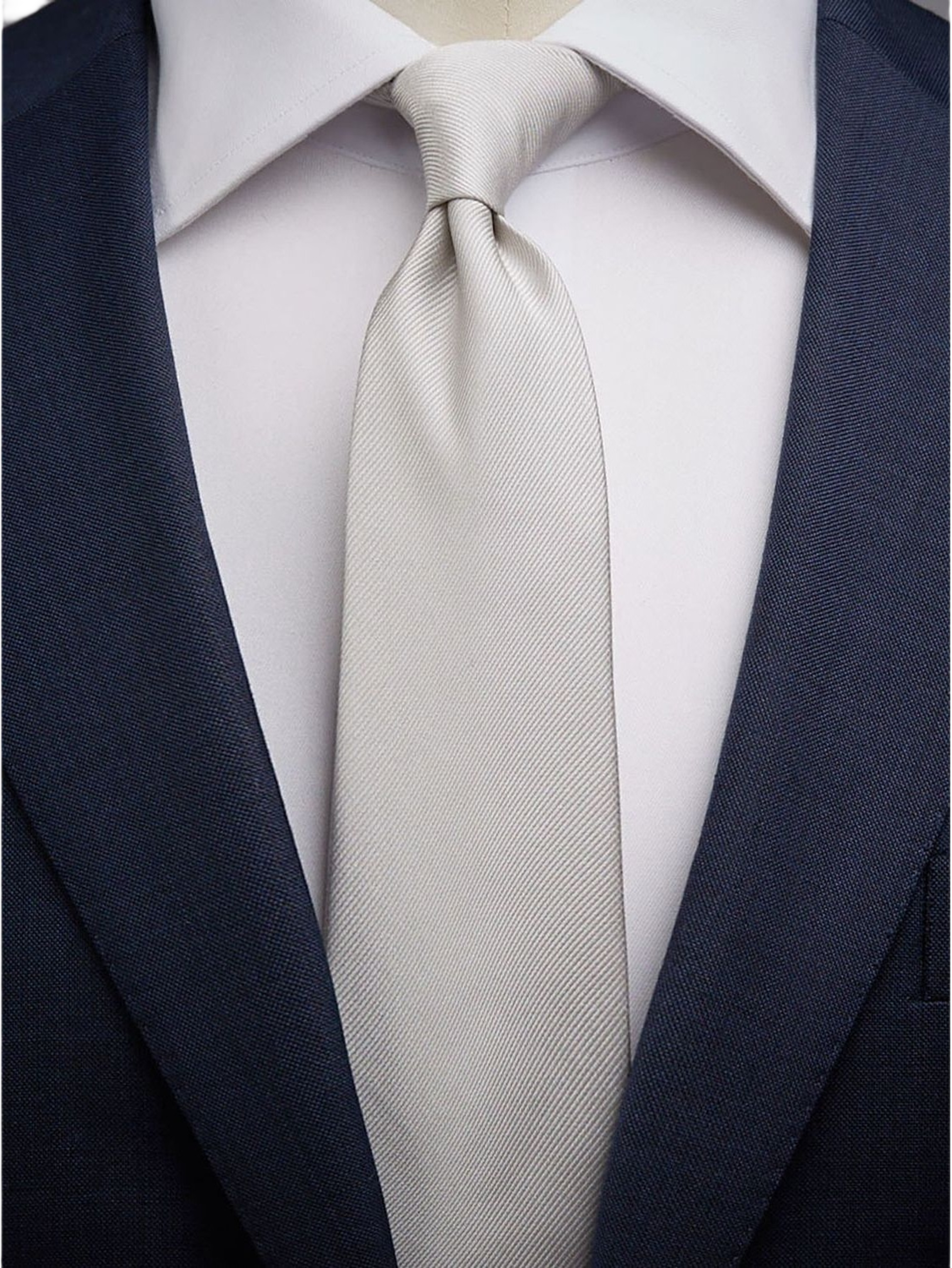 Tie Plain