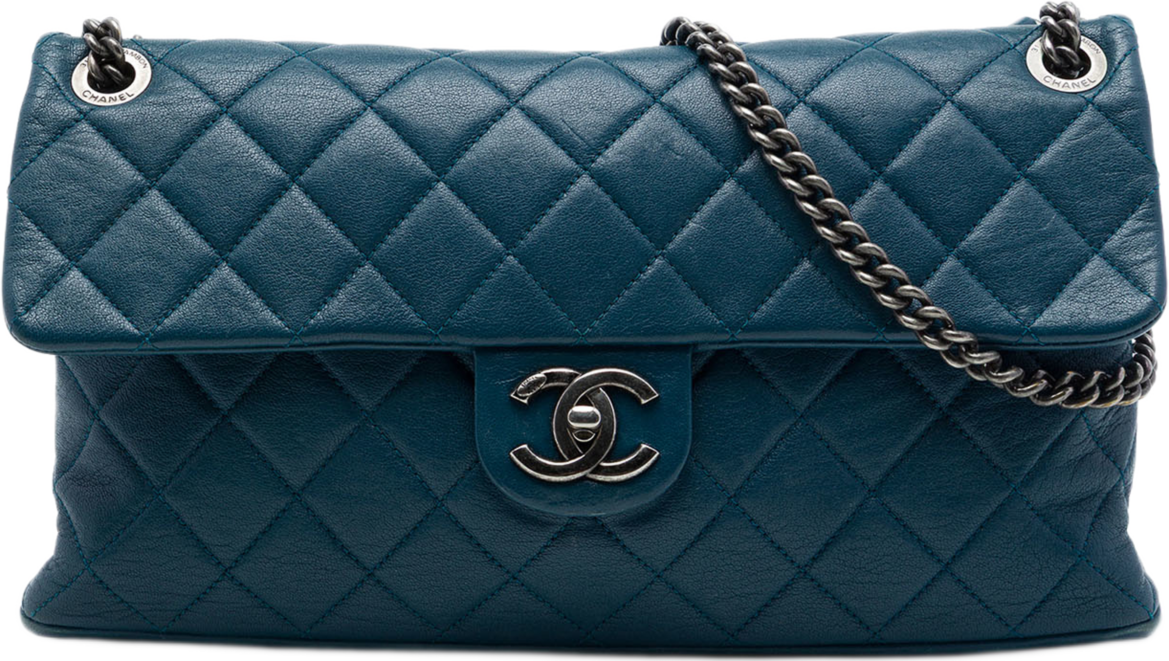 Chanel Large Quilted Shiny Goatskin Burgundy Rocks Flap, från Luxclusif, i färgen blå. Klicka för att öppna bilden i stort format