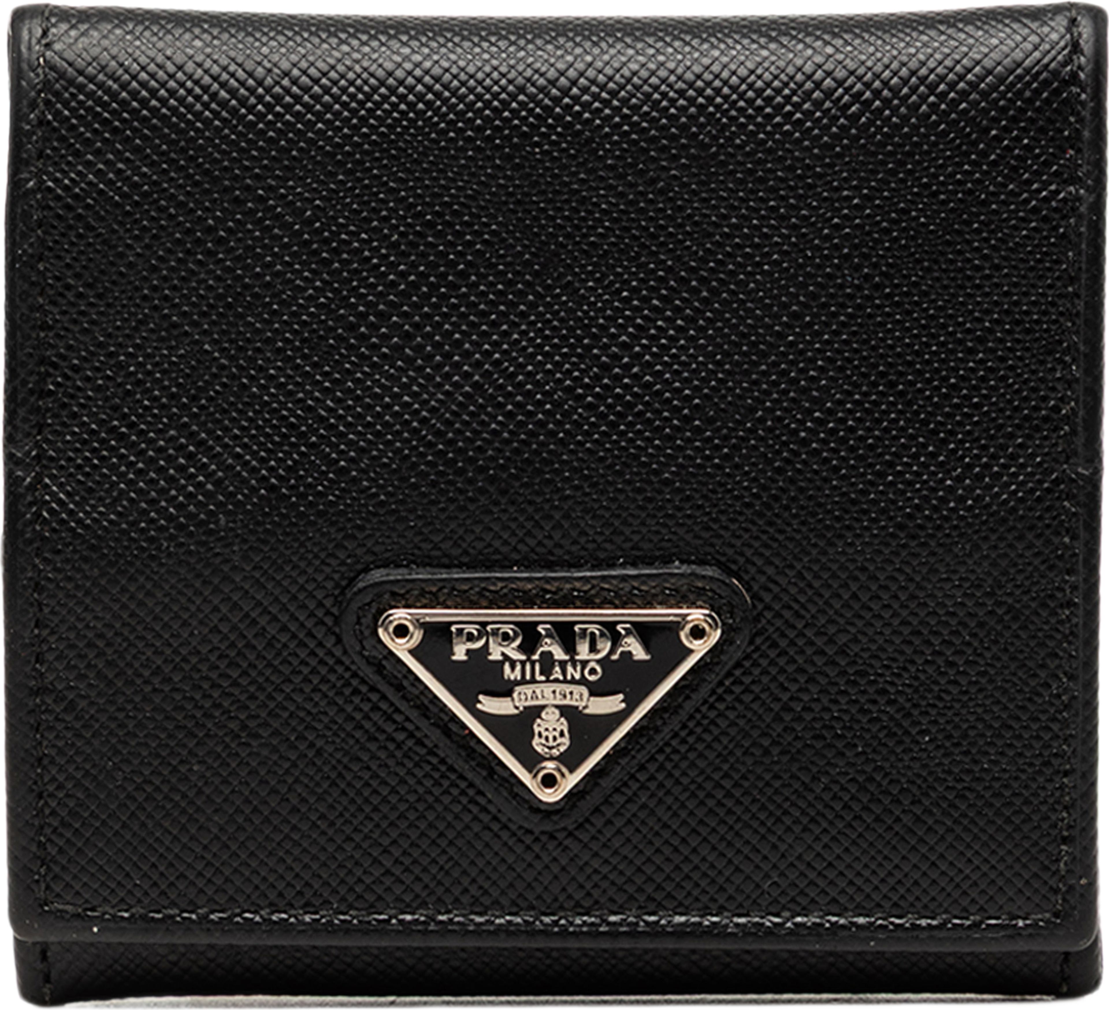 Prada Saffiano Coin Pouch, från Luxclusif, i färgen svart. Klicka för att öppna bilden i stort format