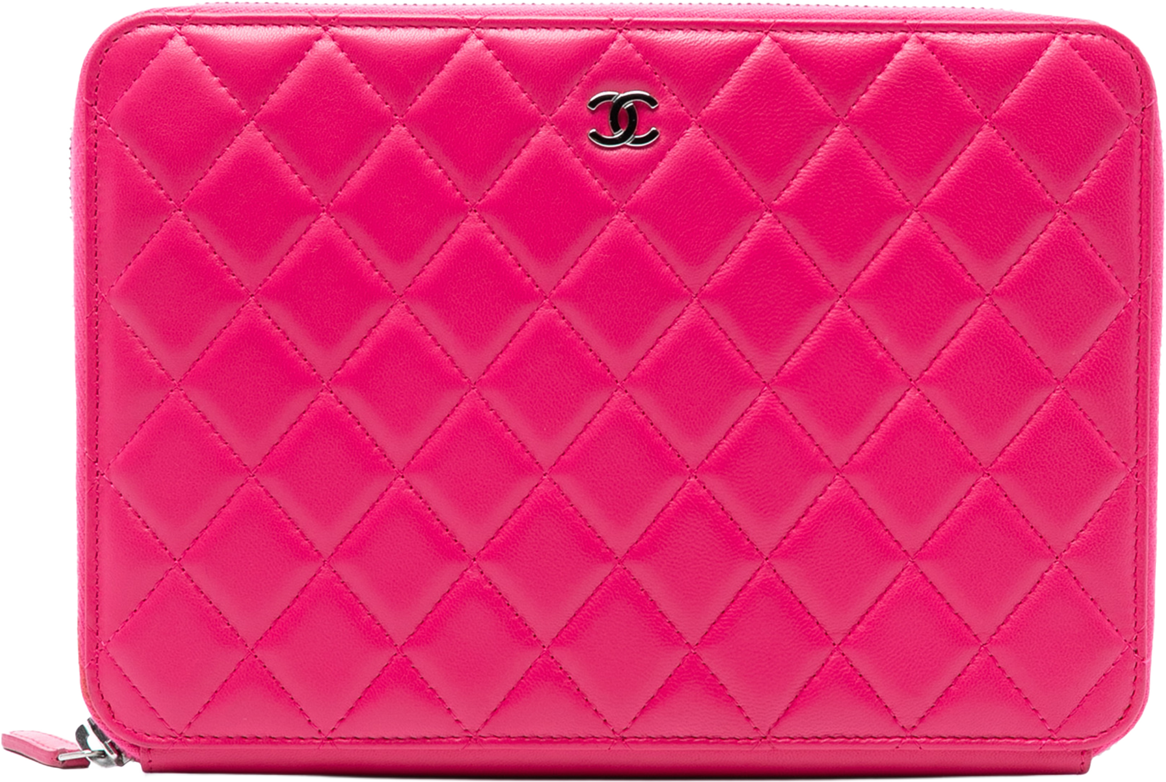 Chanel Large Quilted Lambskin Zip Around Organizer Clutch, från Luxclusif, i färgen hot pink. Klicka för att öppna bilden i stort format