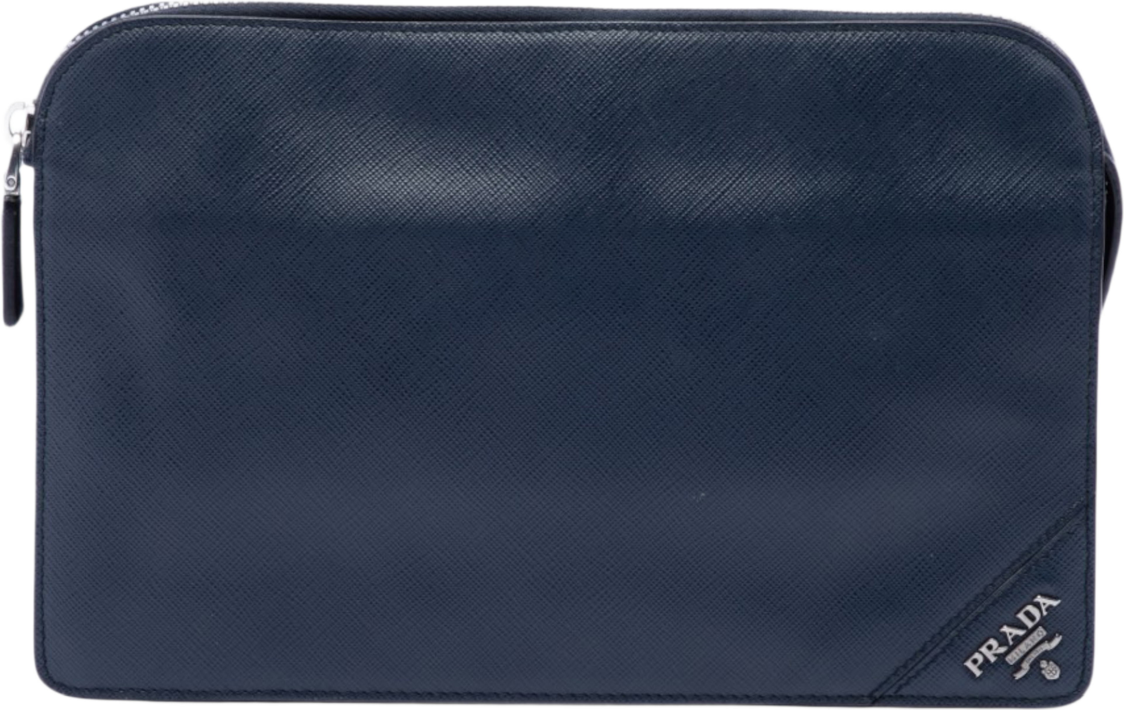 Prada Saffiano Clutch, från Luxclusif, i färgen blå. Klicka för att öppna bilden i stort format