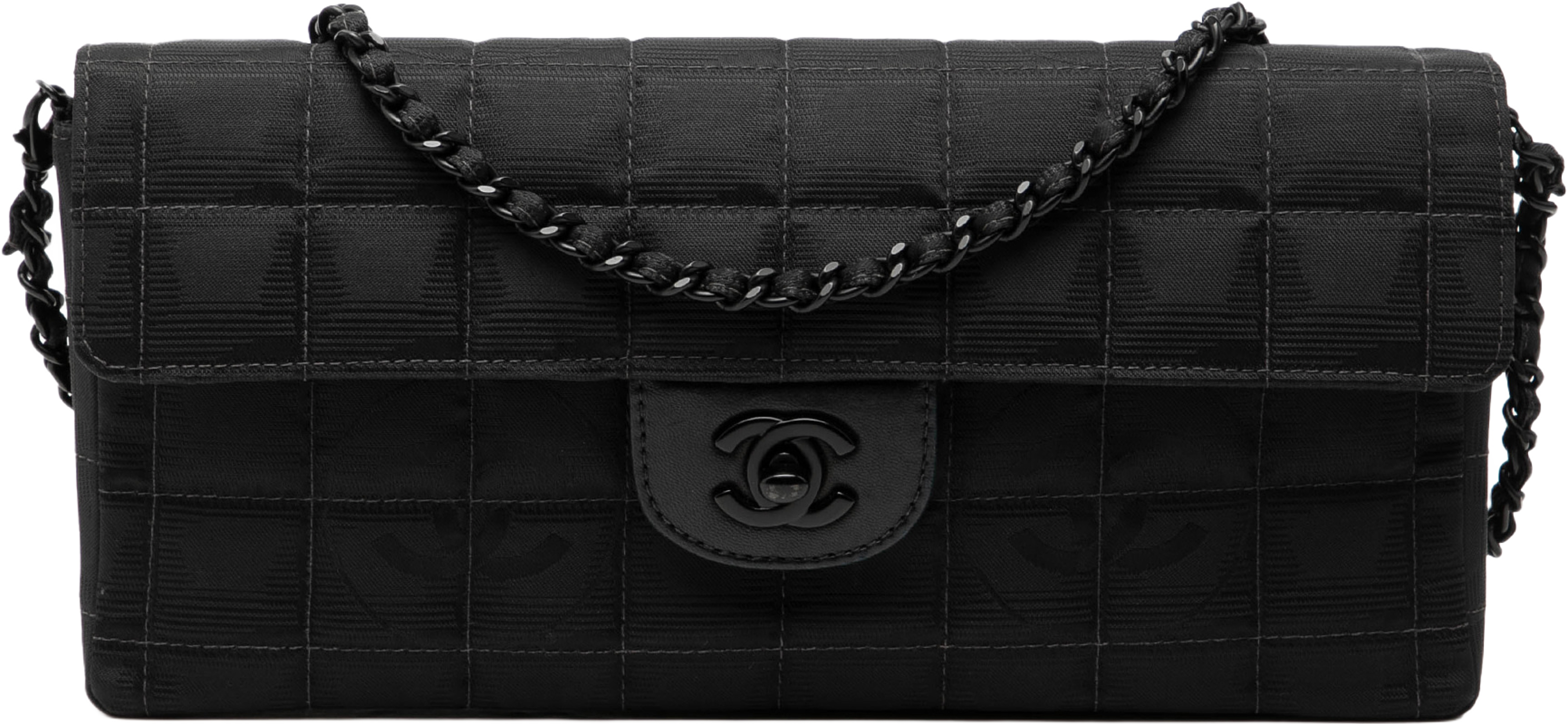 Chanel New Travel Line Nylon East West Flap, från Luxclusif, i färgen black. Klicka för att öppna bilden i stort format