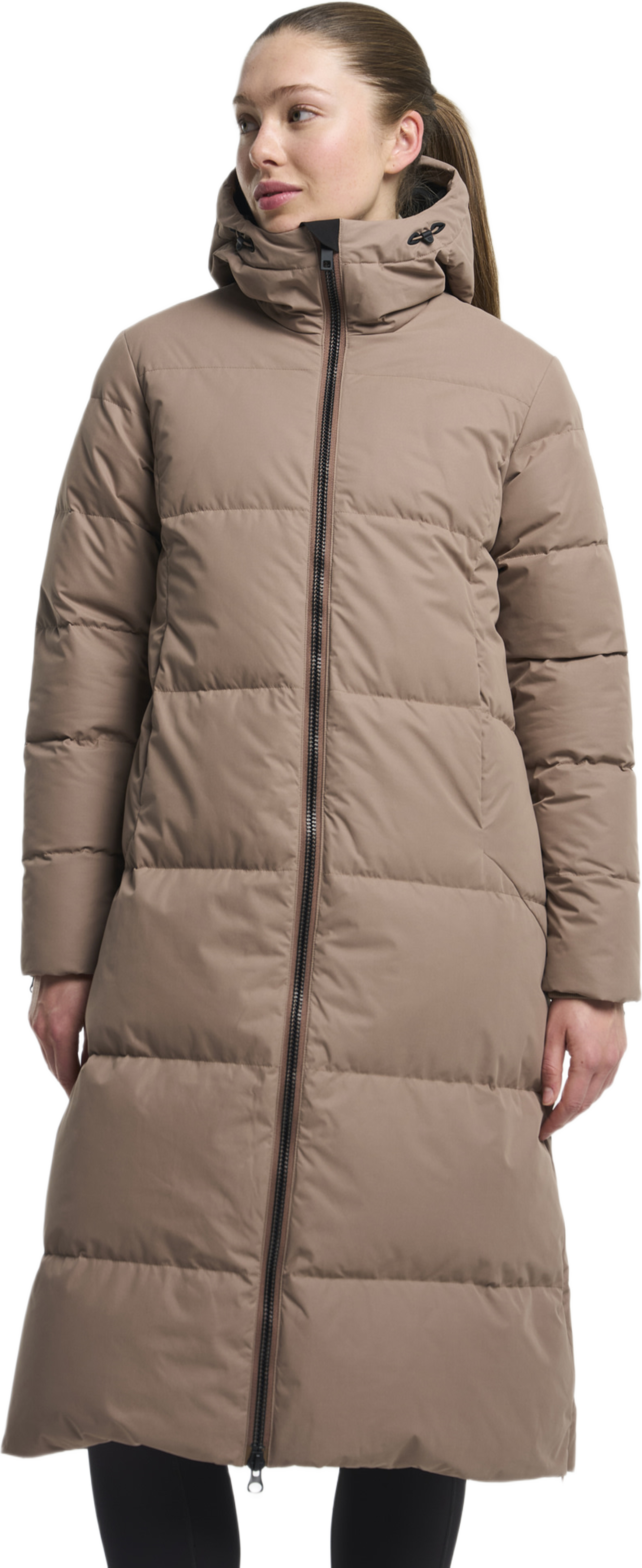 Shanna 2.0 Down Coat Women, från Tenson, i färgen taupe. Klicka för att öppna bilden i stort format