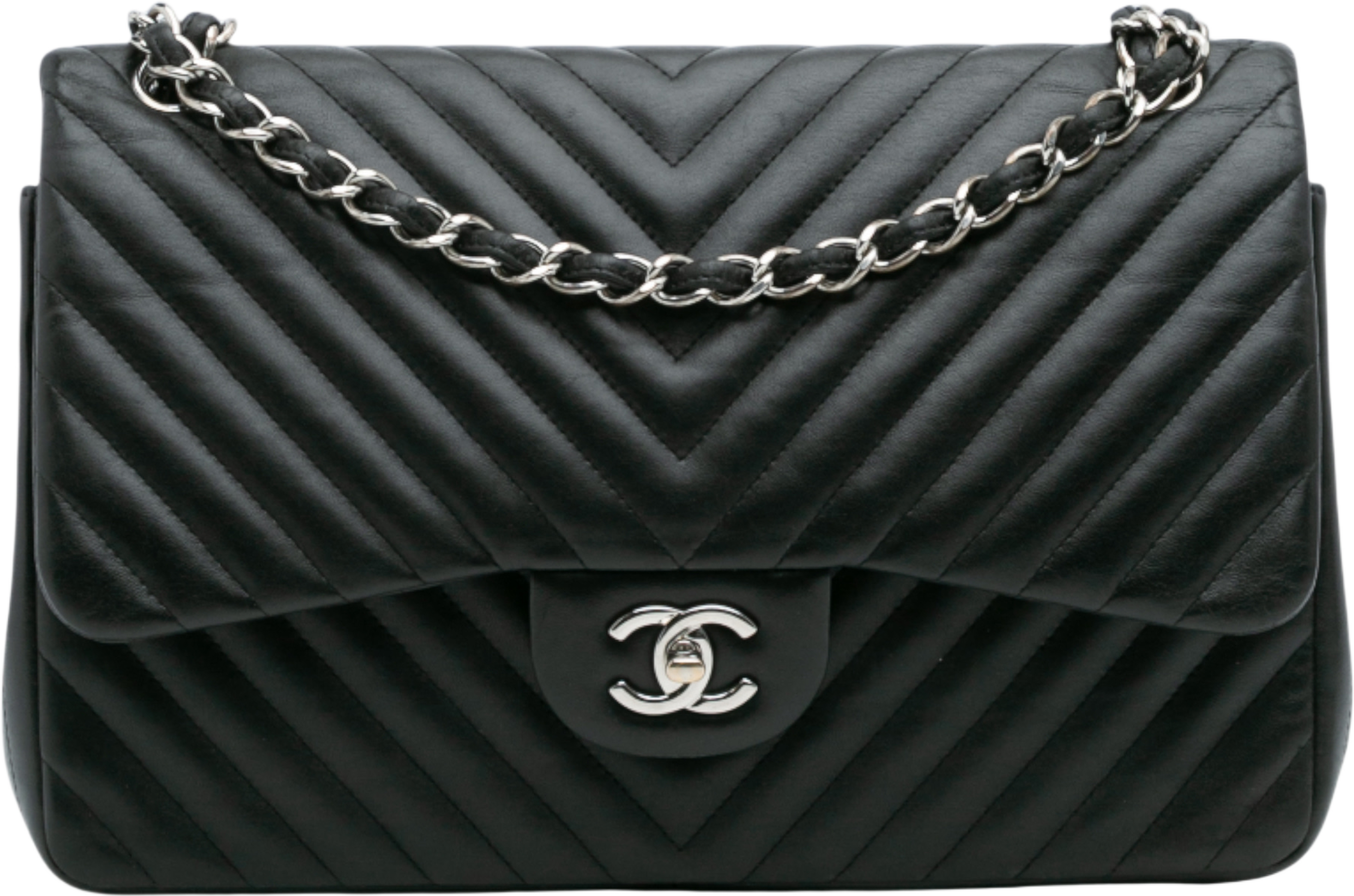 Chanel Jumbo Classic Chevron Lambskin Double Flap, från Luxclusif, i färgen black. Klicka för att öppna bilden i stort format