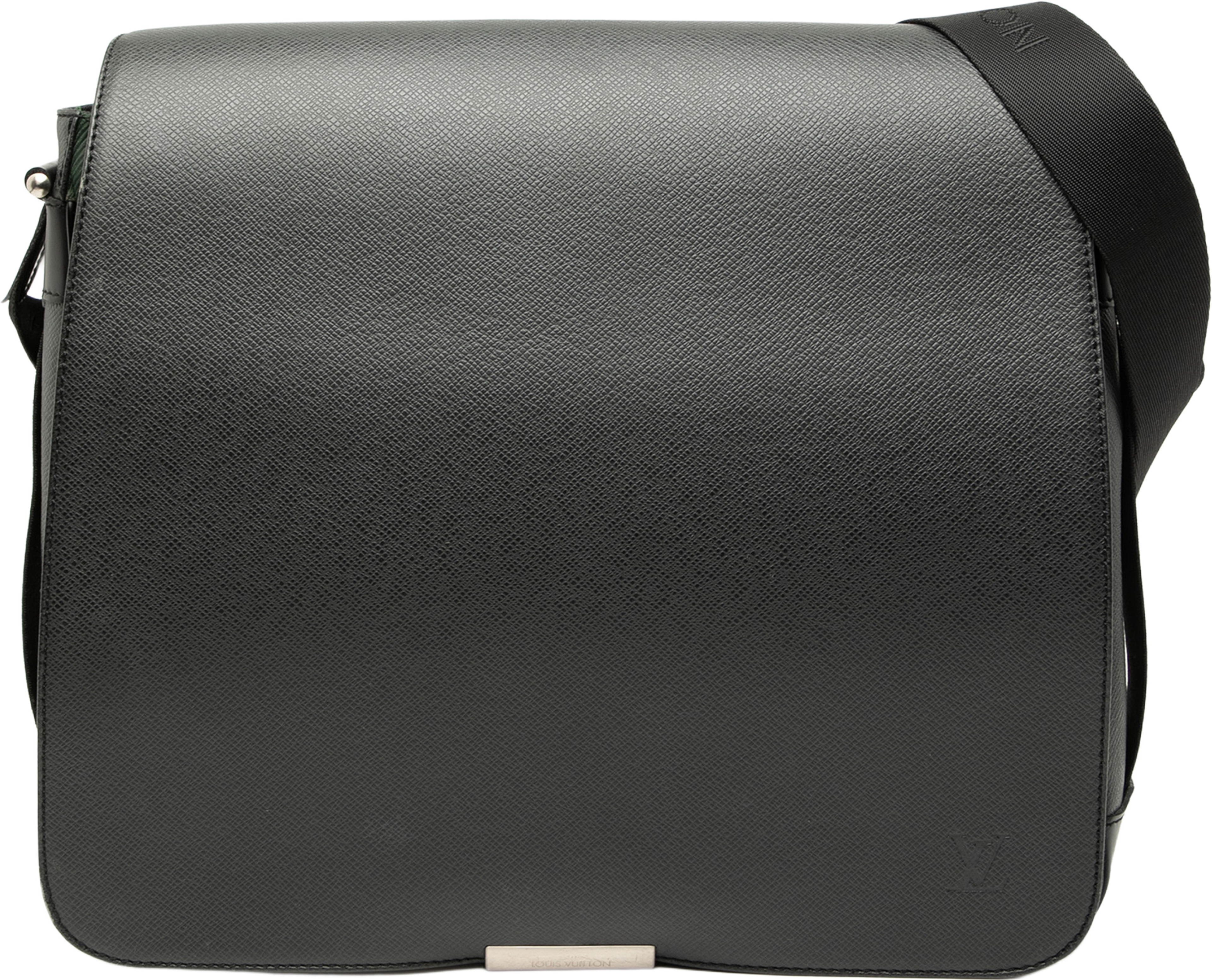 Louis Vuitton Taiga Viktor, från Luxclusif, i färgen black. Klicka för att öppna bilden i stort format