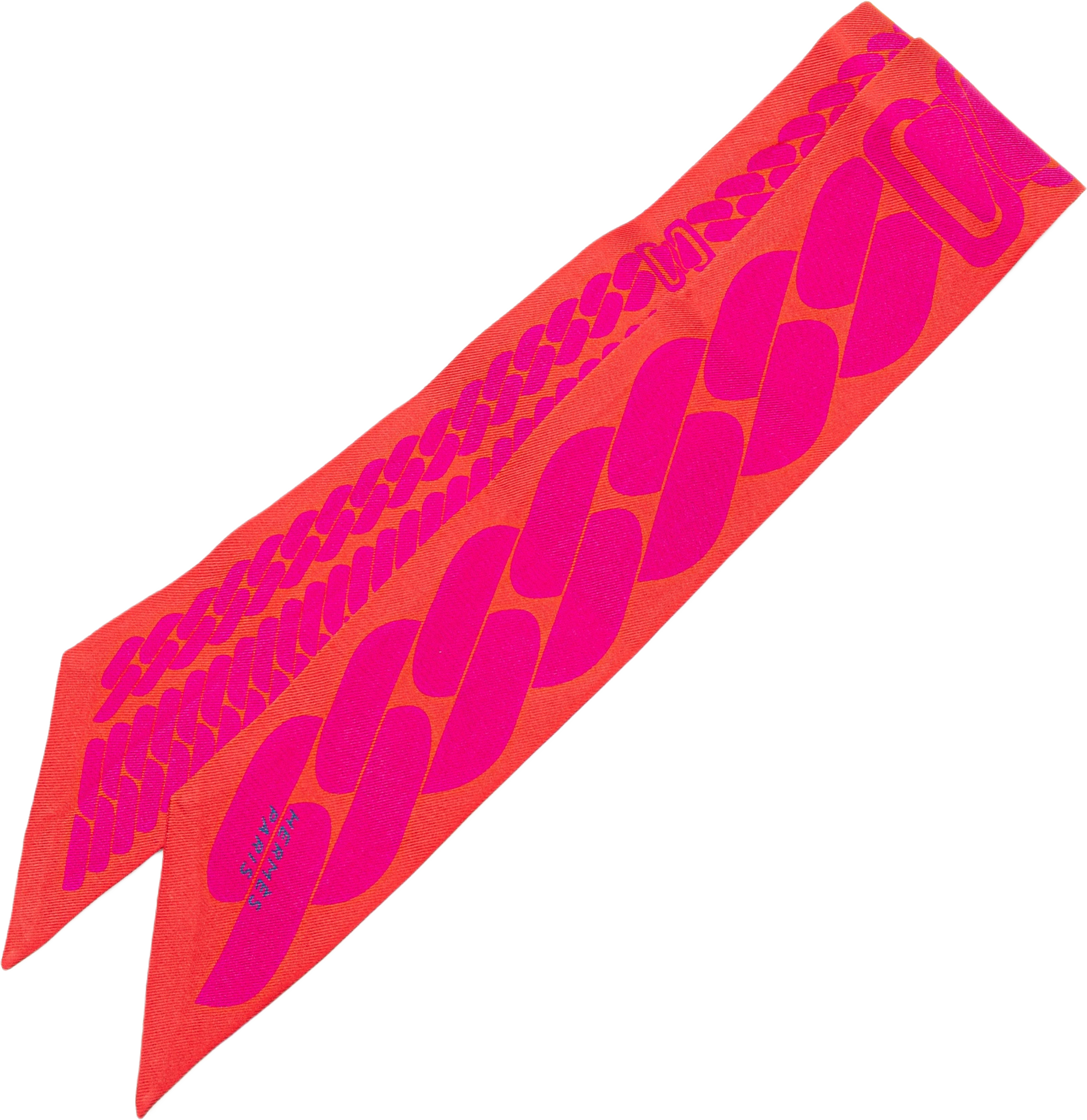 Hermès Clic Cest Noue Silk Twilly Scarf, från Luxclusif, i färgen dark orange. Klicka för att öppna bilden i stort format