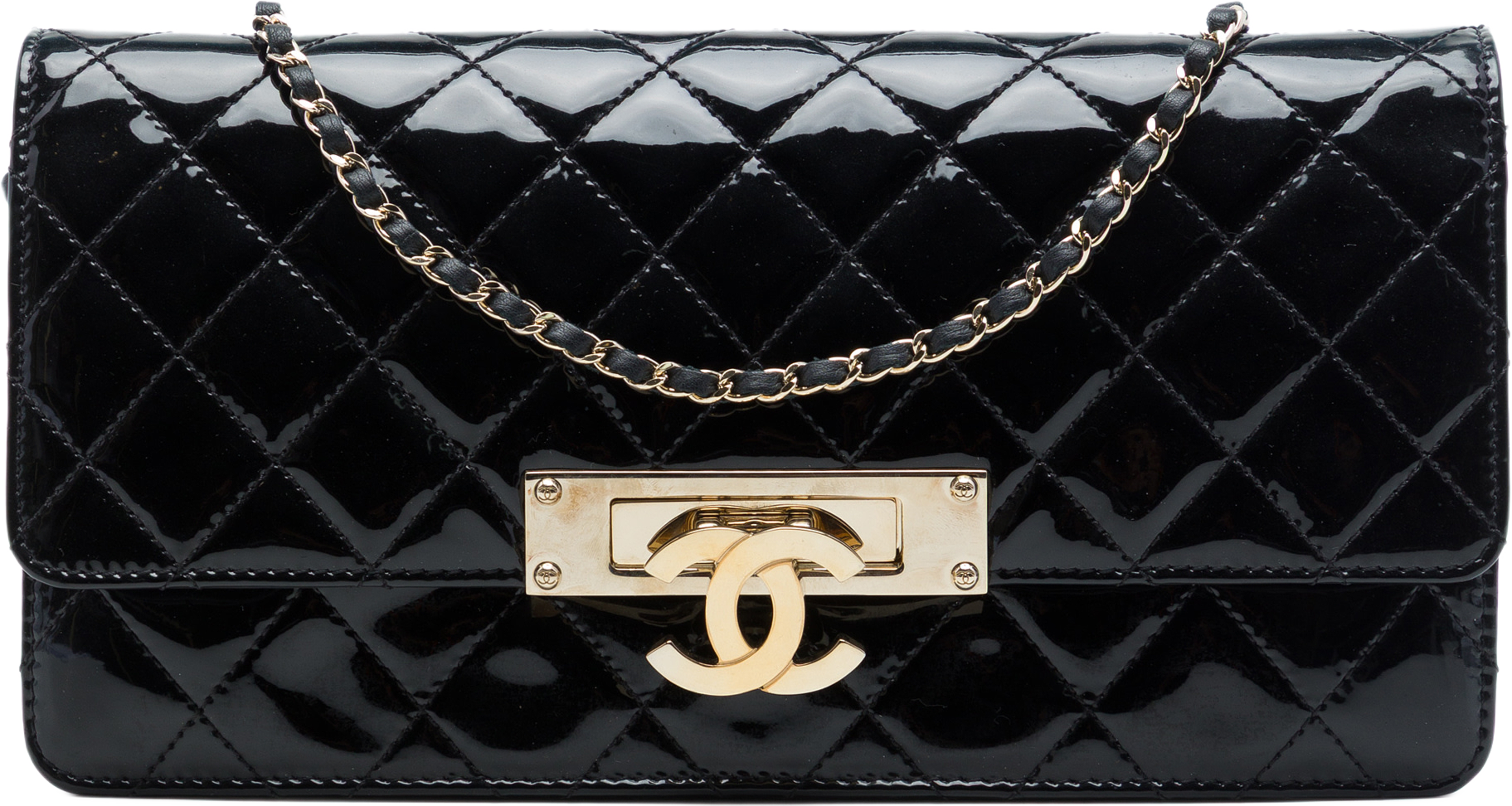 Chanel Quilted Patent Golden Class East West Wallet On Chain, från Luxclusif, i färgen svart. Klicka för att öppna bilden i stort format
