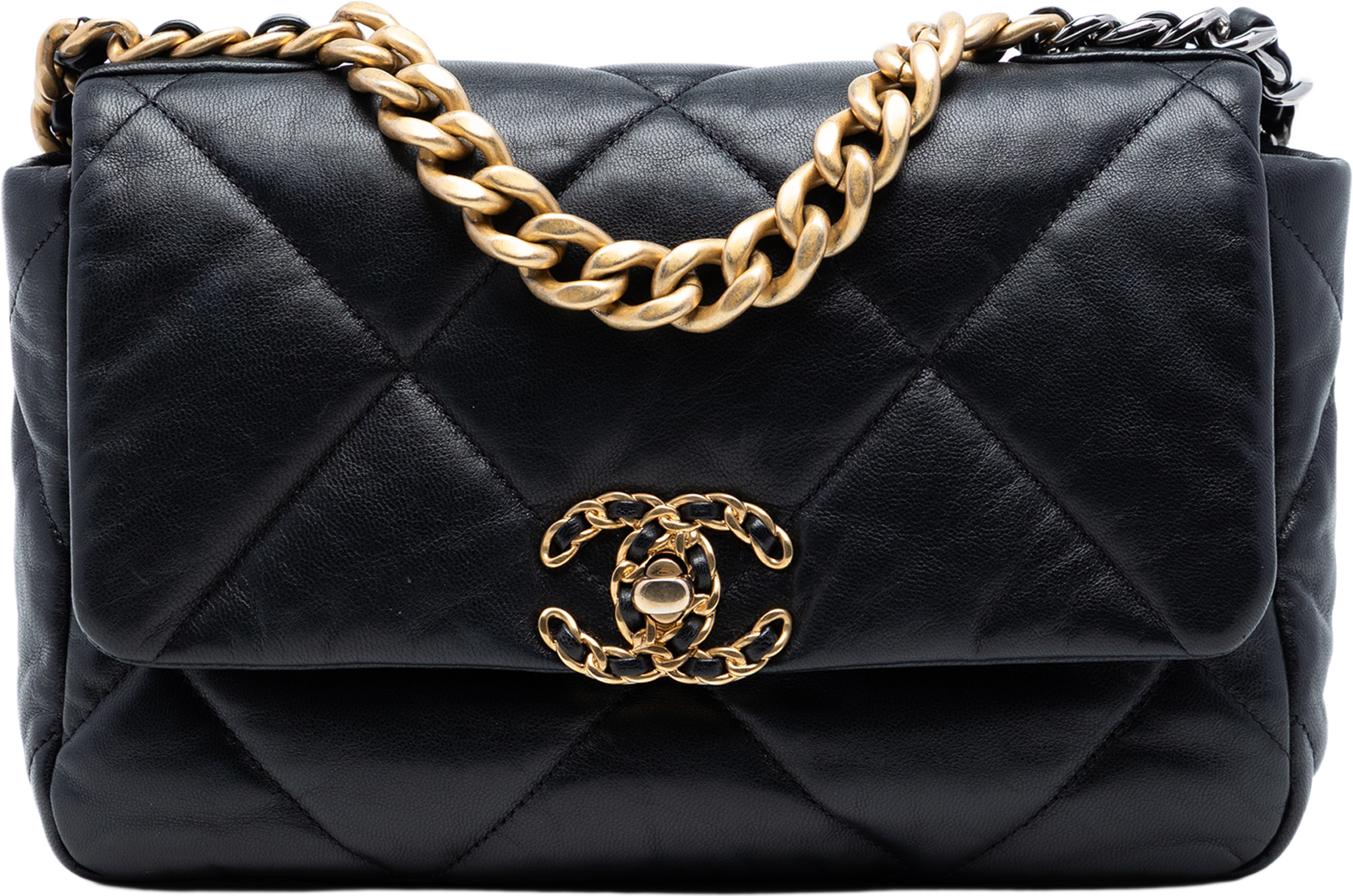Chanel Medium Lambskin 19 Flap, från Luxclusif, i färgen black. Klicka för att öppna bilden i stort format
