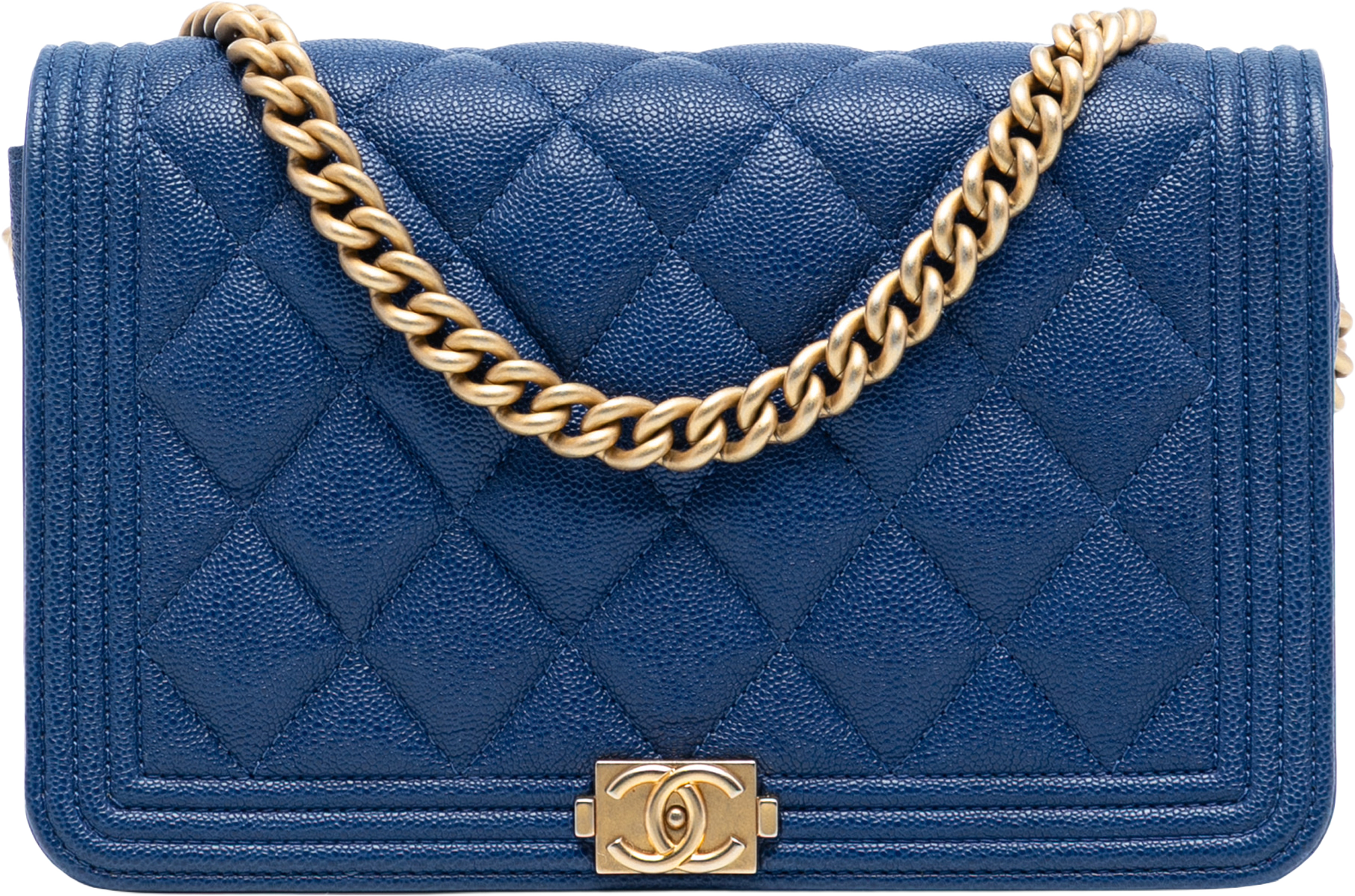 Chanel Quilted Caviar Boy Wallet On Chain, från Luxclusif, i färgen blue. Klicka för att öppna bilden i stort format
