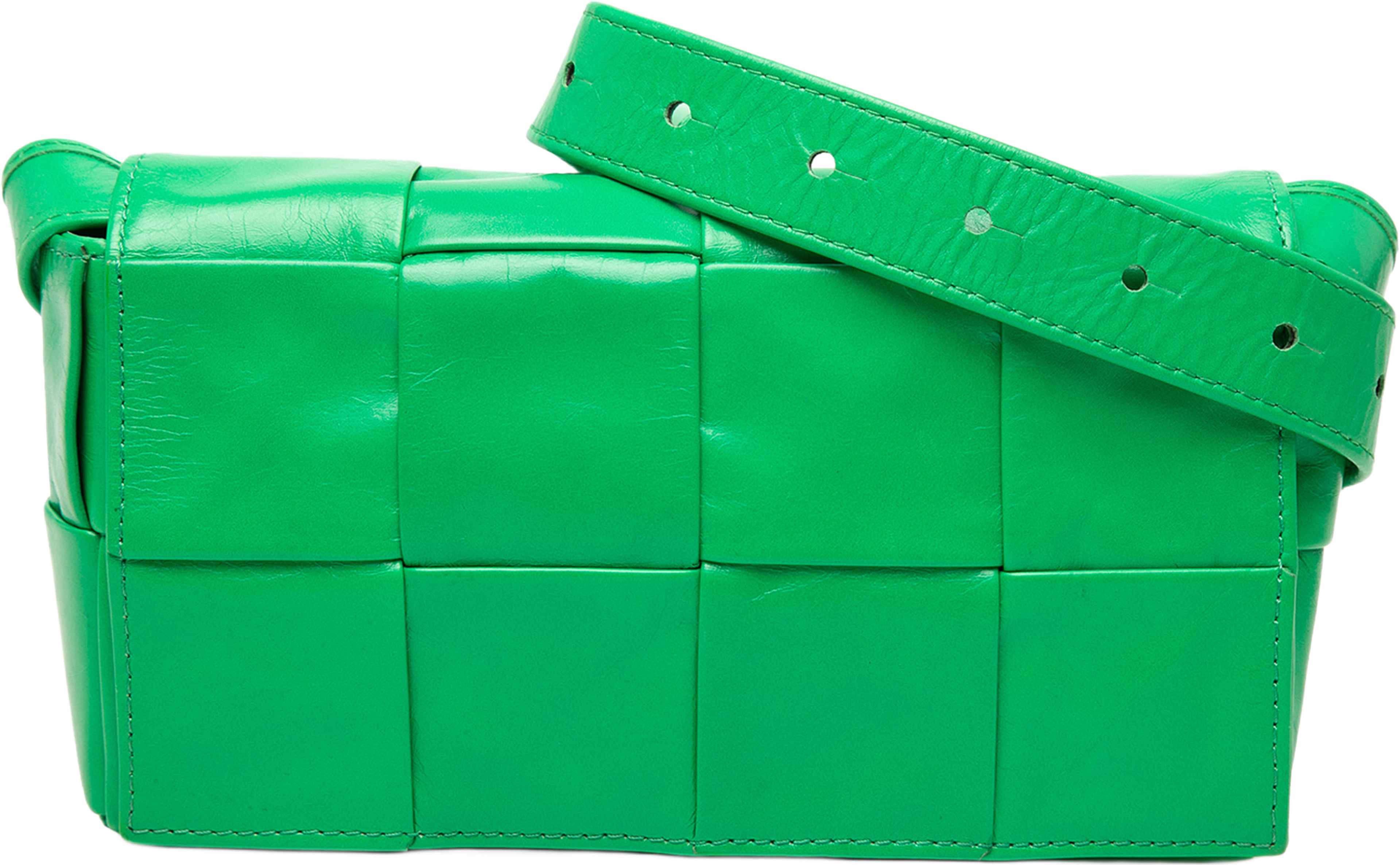 Bottega Veneta Mini Paper Calfskin Intrecciato Cassette Belt Bag, från Luxclusif, i färgen lime. Klicka för att öppna bilden i stort format
