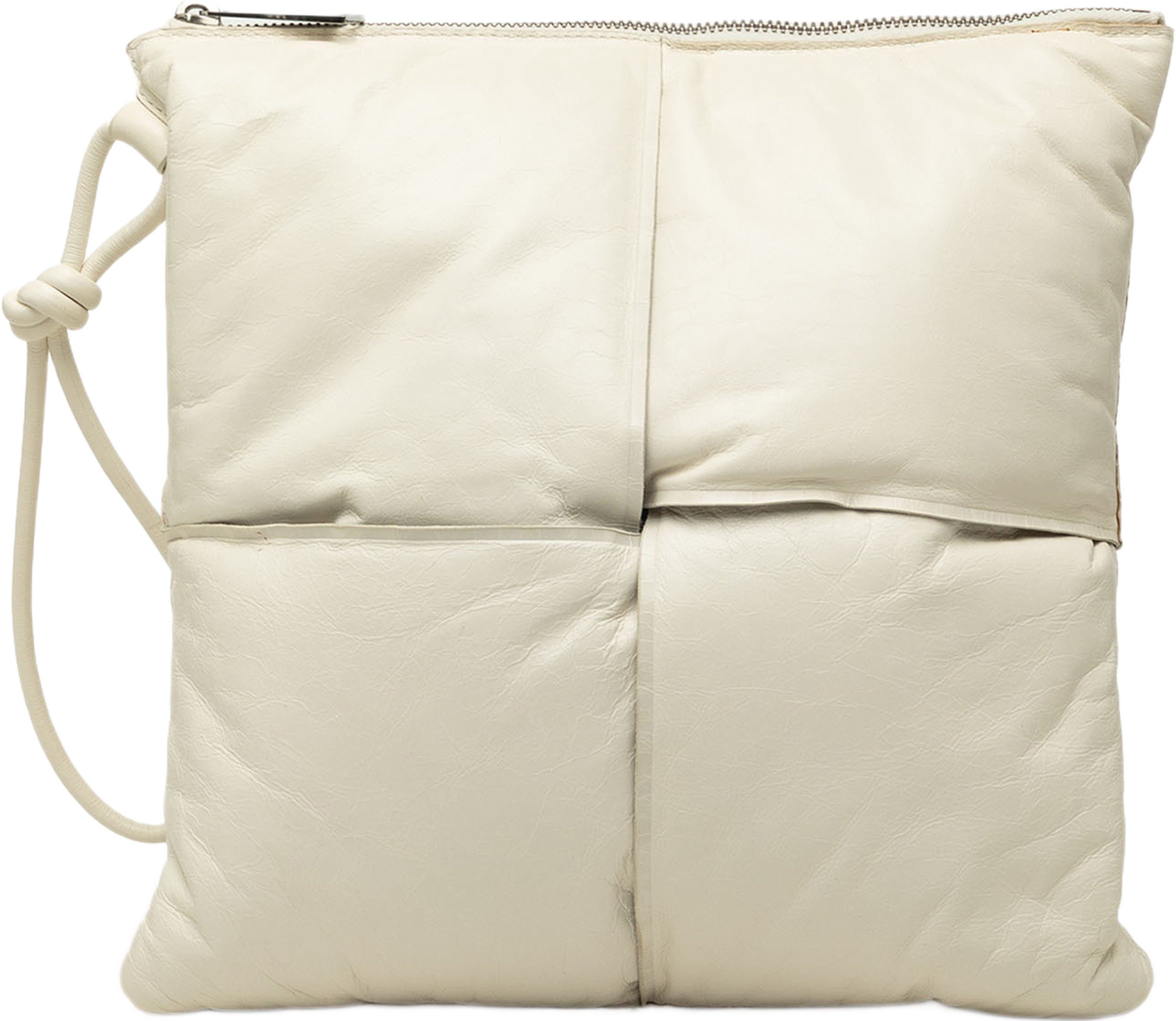 Bottega Veneta Nappa Maxi Intrecciato Padded Square Wristlet Pouch, från Luxclusif, i färgen vit. Klicka för att öppna bilden i stort format
