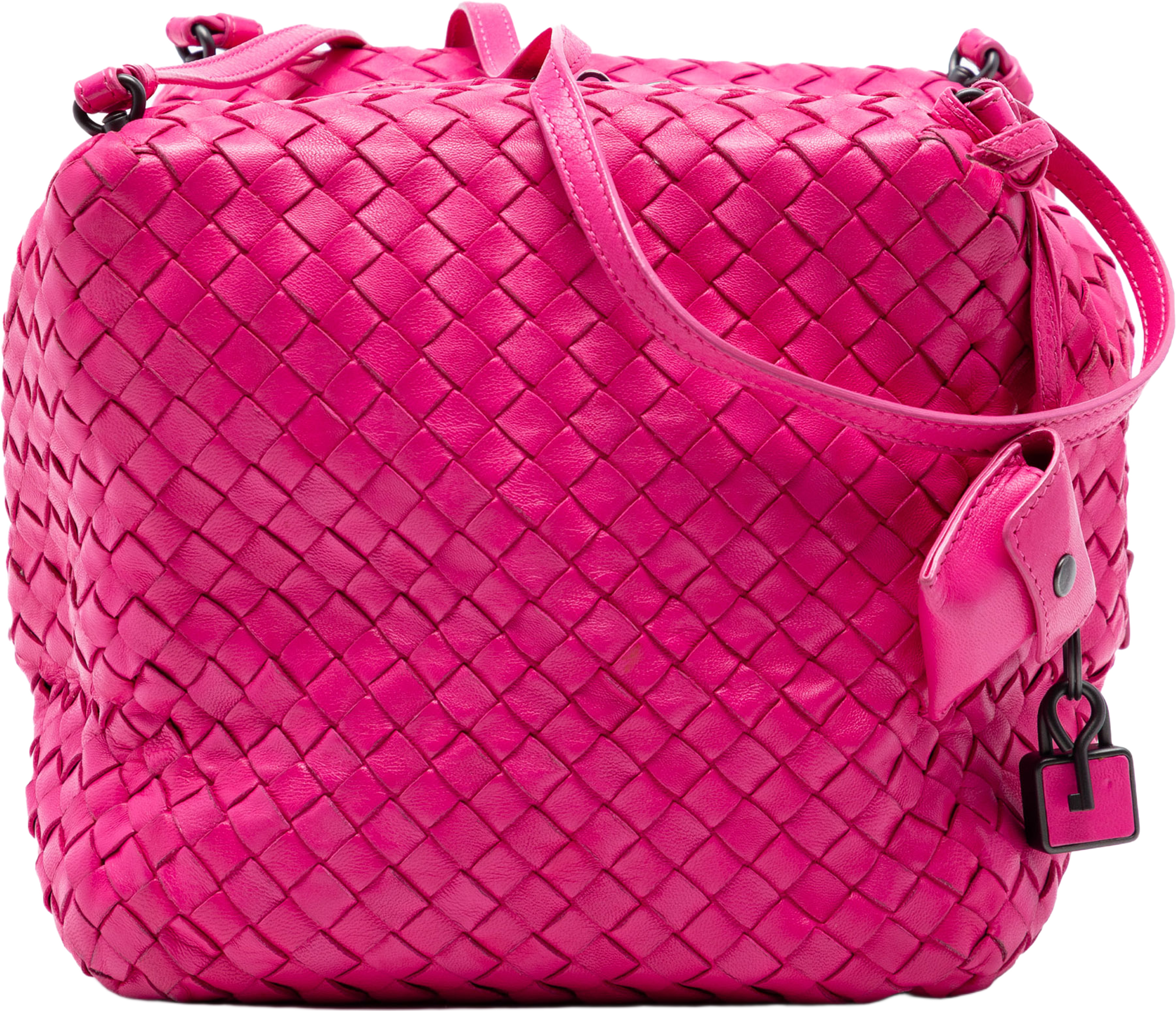 Bottega Veneta Nappa Intrecciato Cube Crossbody, från Luxclusif, i färgen hot pink. Klicka för att öppna bilden i stort format