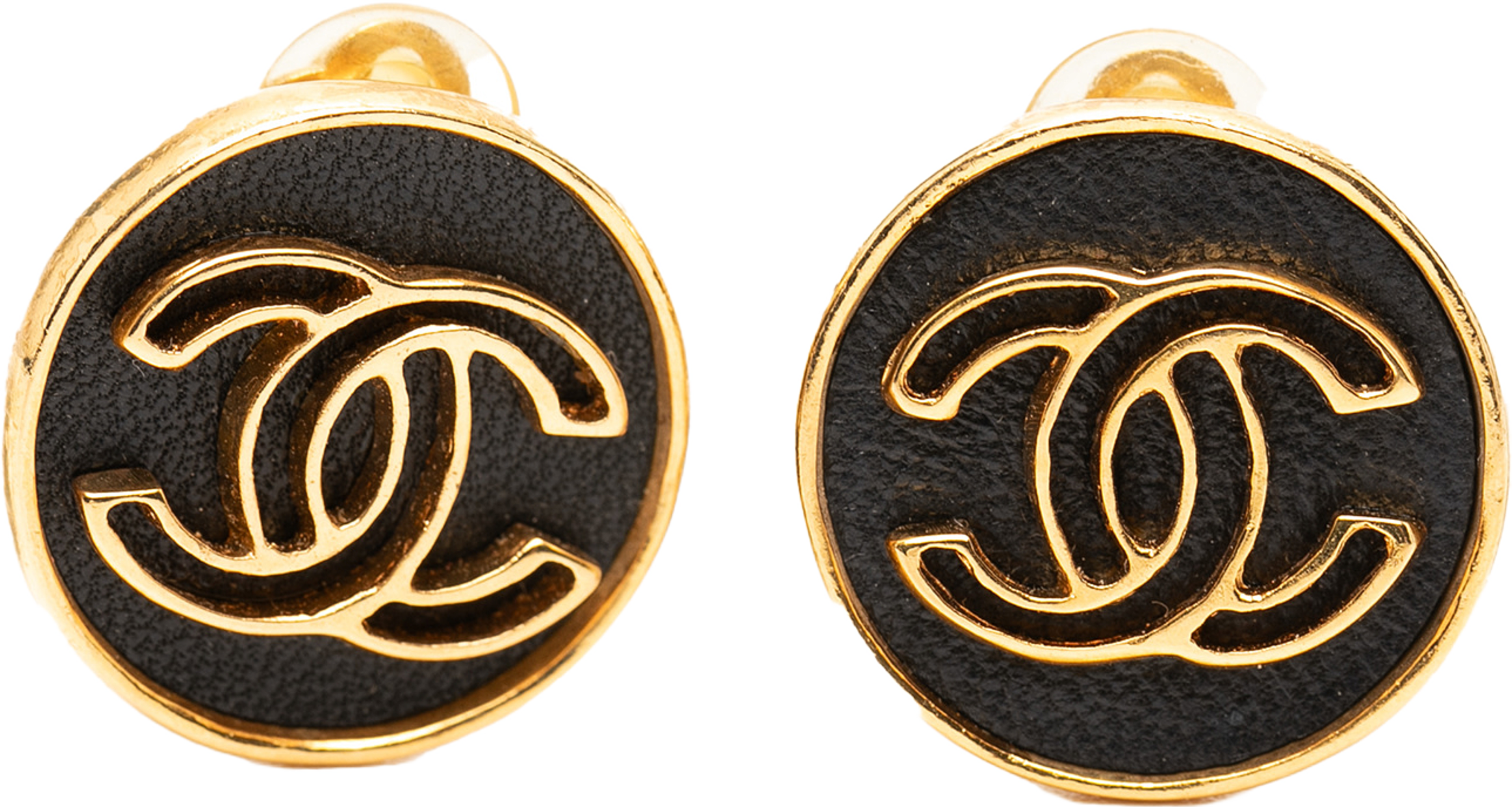 Chanel Cc Gold Plated Leather Clip On Earrings, från Luxclusif, i färgen gold. Klicka för att öppna bilden i stort format