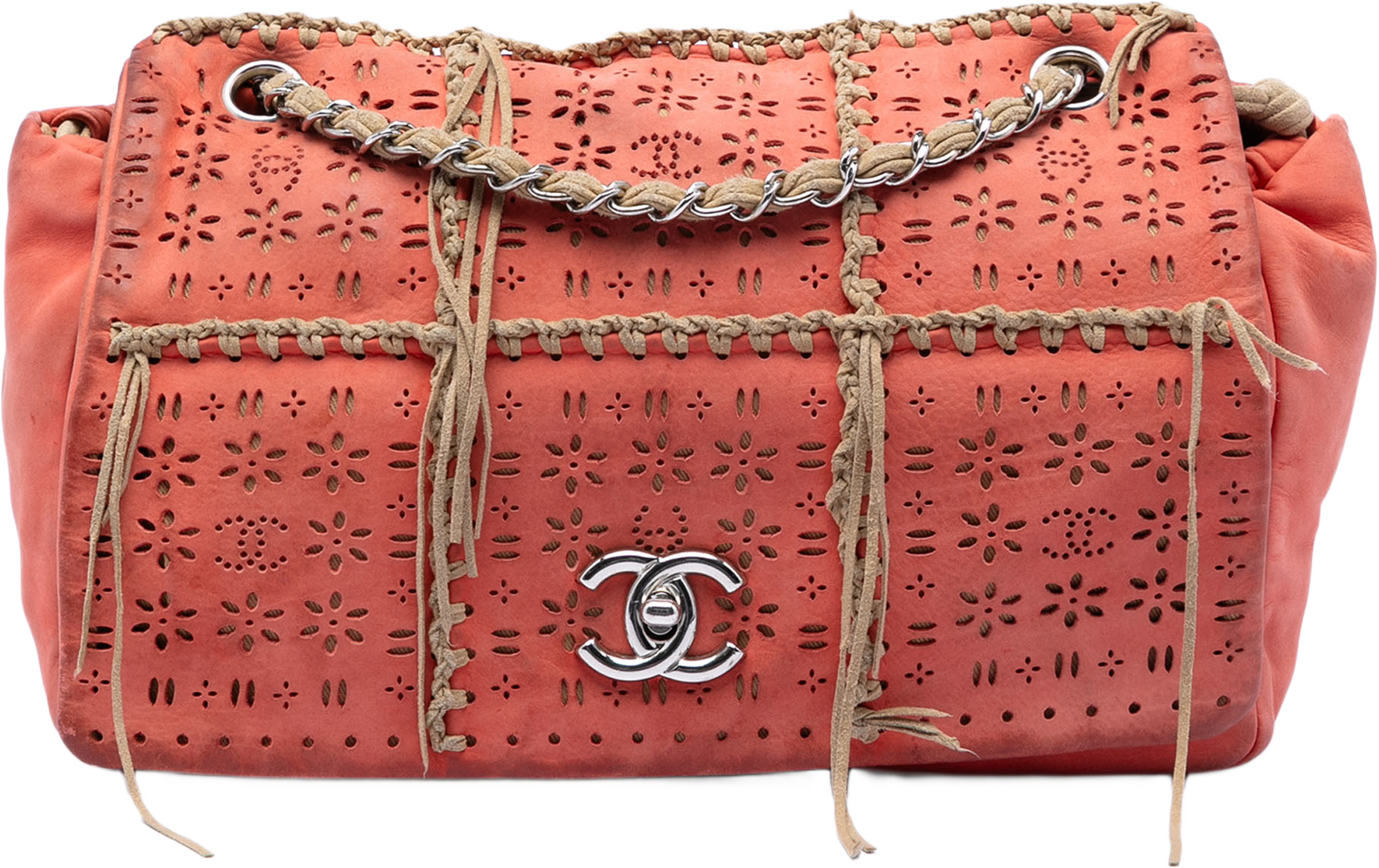 Chanel Laser Cut Fringe Suede Flap Bag, från Luxclusif, i färgen orange. Klicka för att öppna bilden i stort format