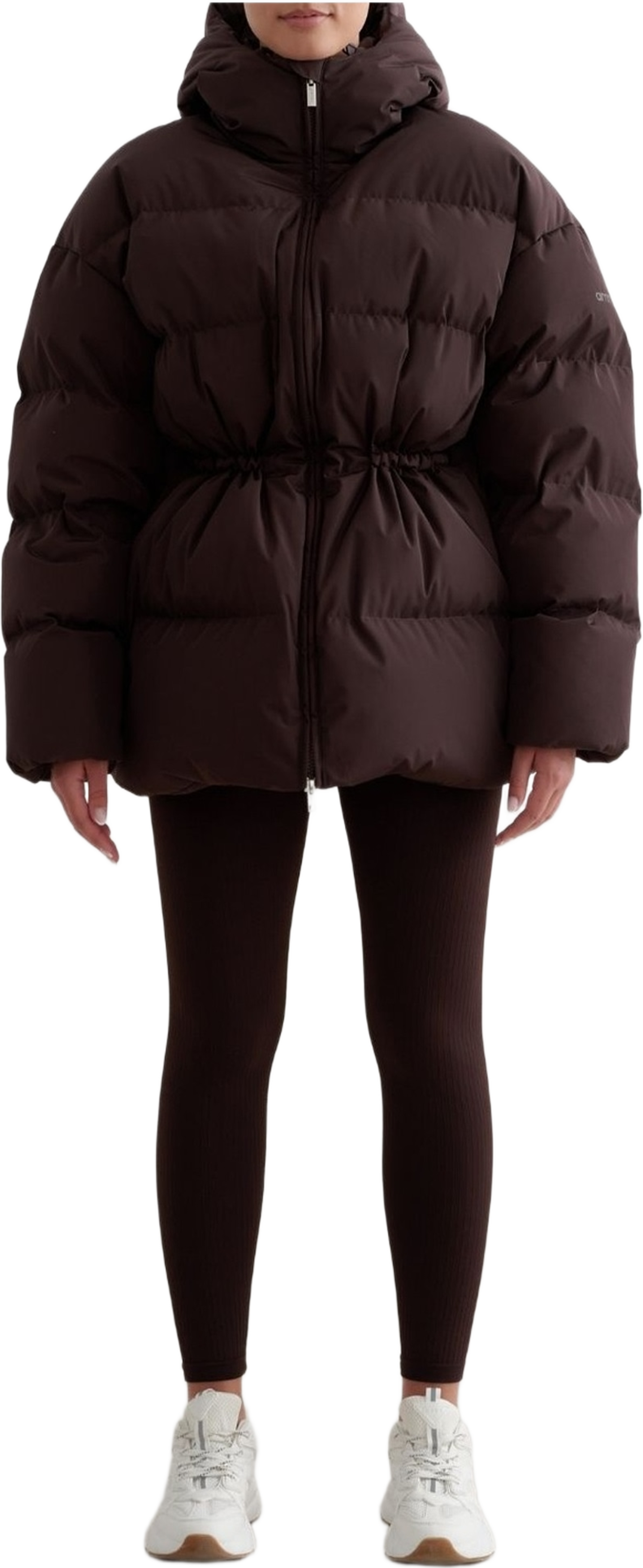 Moment Puffer Jacket, från aim'n, i färgen cacao. Klicka för att öppna bilden i stort format