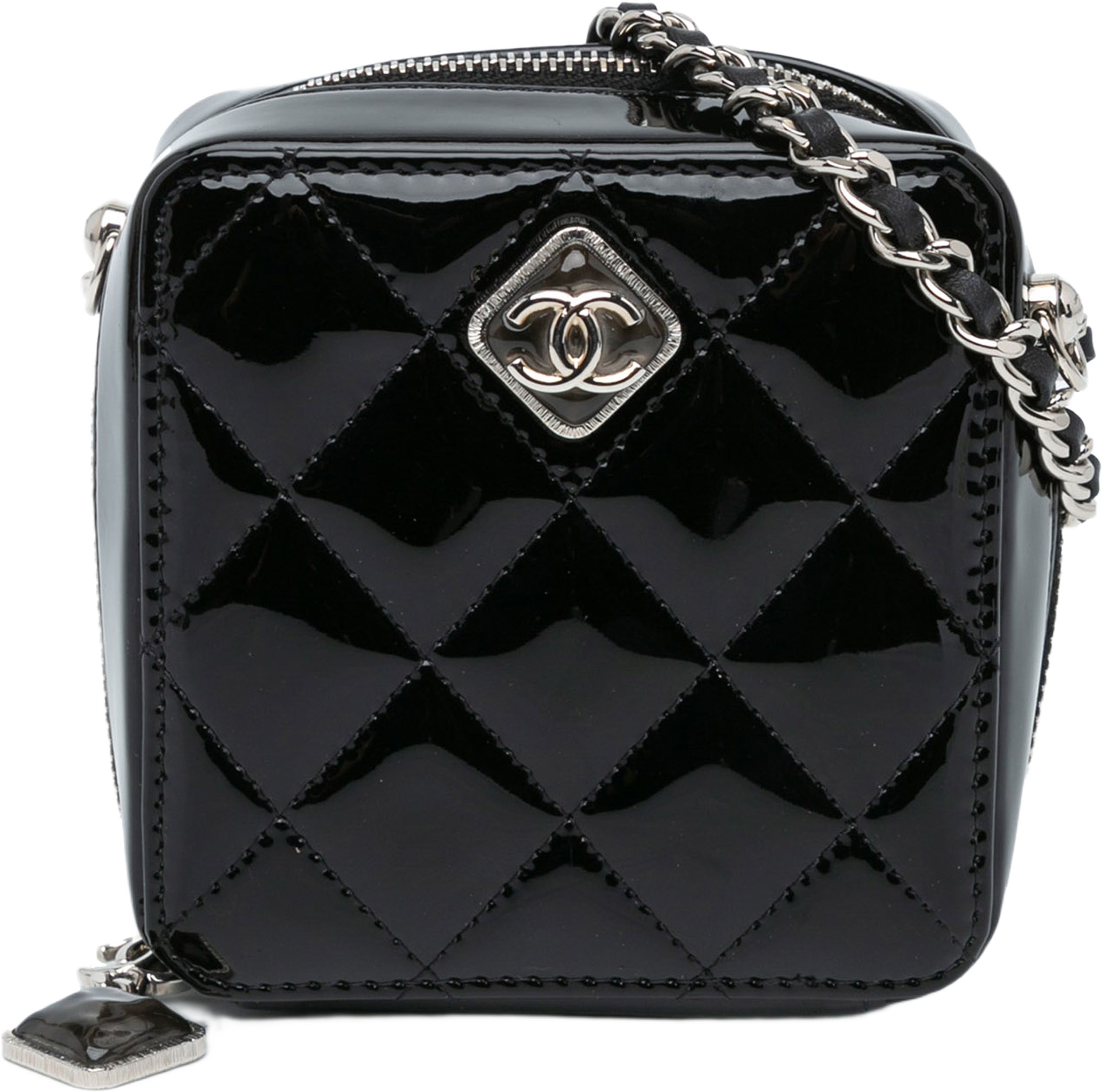 Chanel Cc Quilted Patent Clutch With Chain, från Luxclusif, i färgen black.