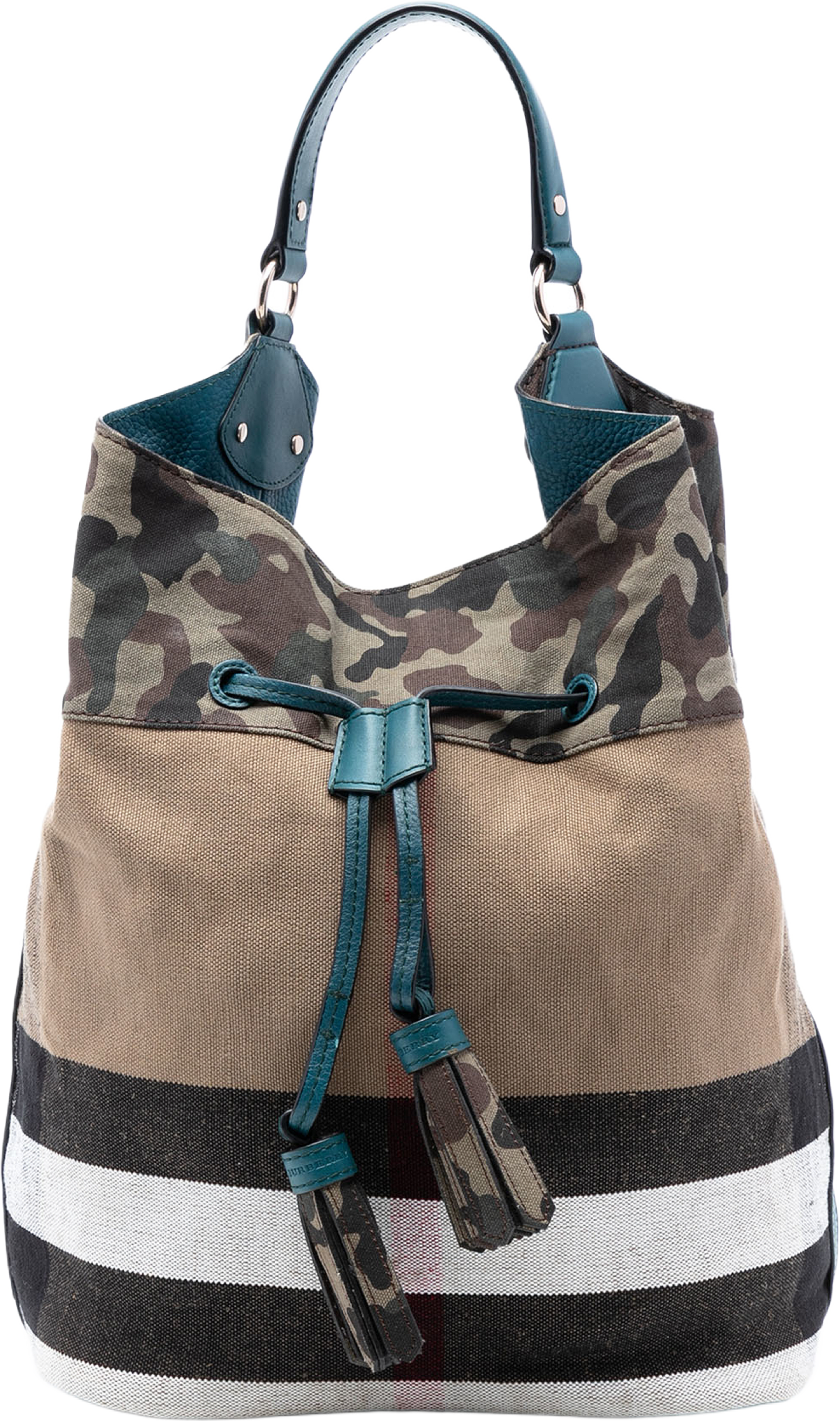 Burberry Mega Check Canvas Camouflage Susanna Tassel Bucket Bag, från Luxclusif, i färgen light brown. Klicka för att öppna bilden i stort format