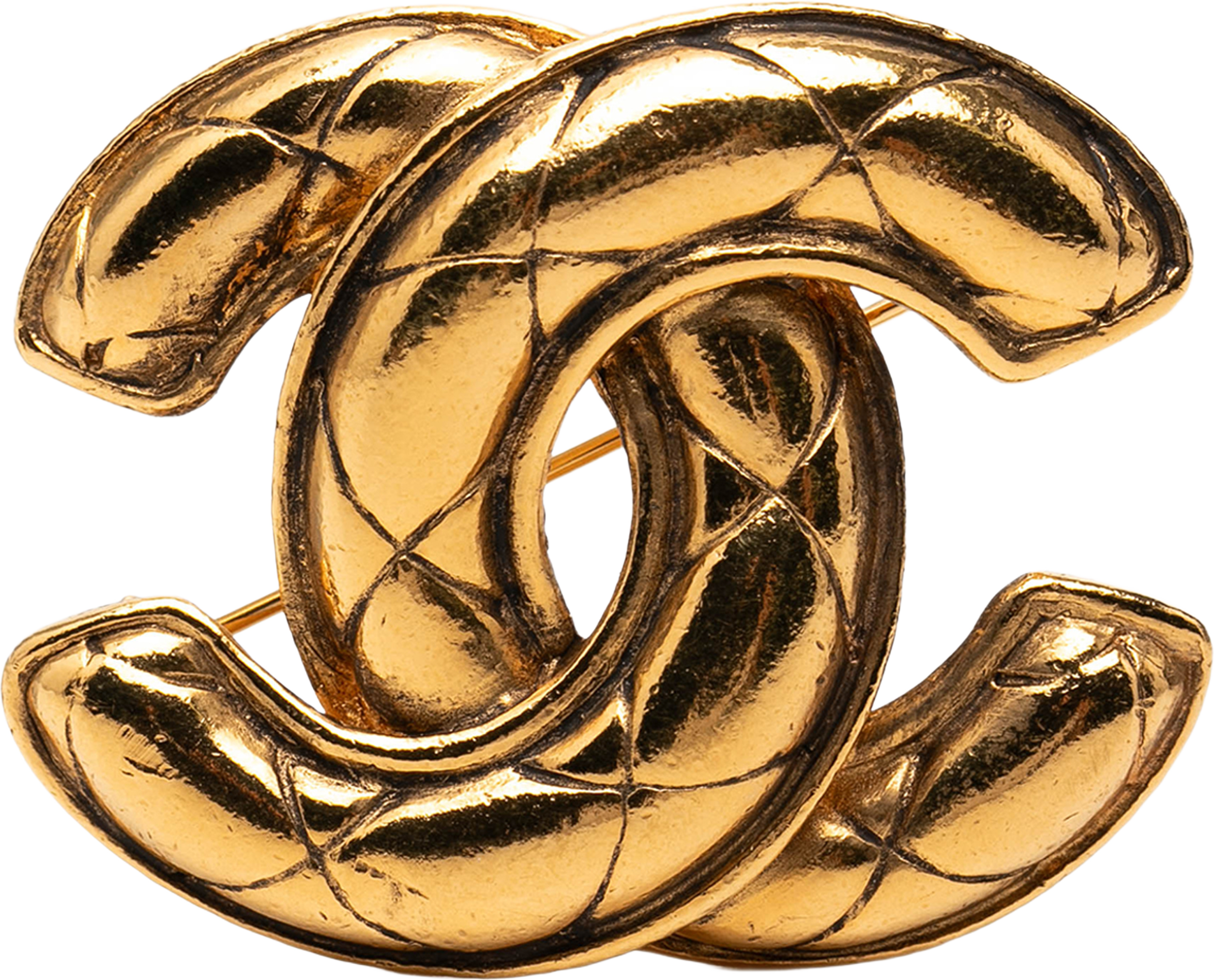 Chanel Cc Gold Plated Quilted Brooch, från Luxclusif, i färgen guld. Klicka för att öppna bilden i stort format