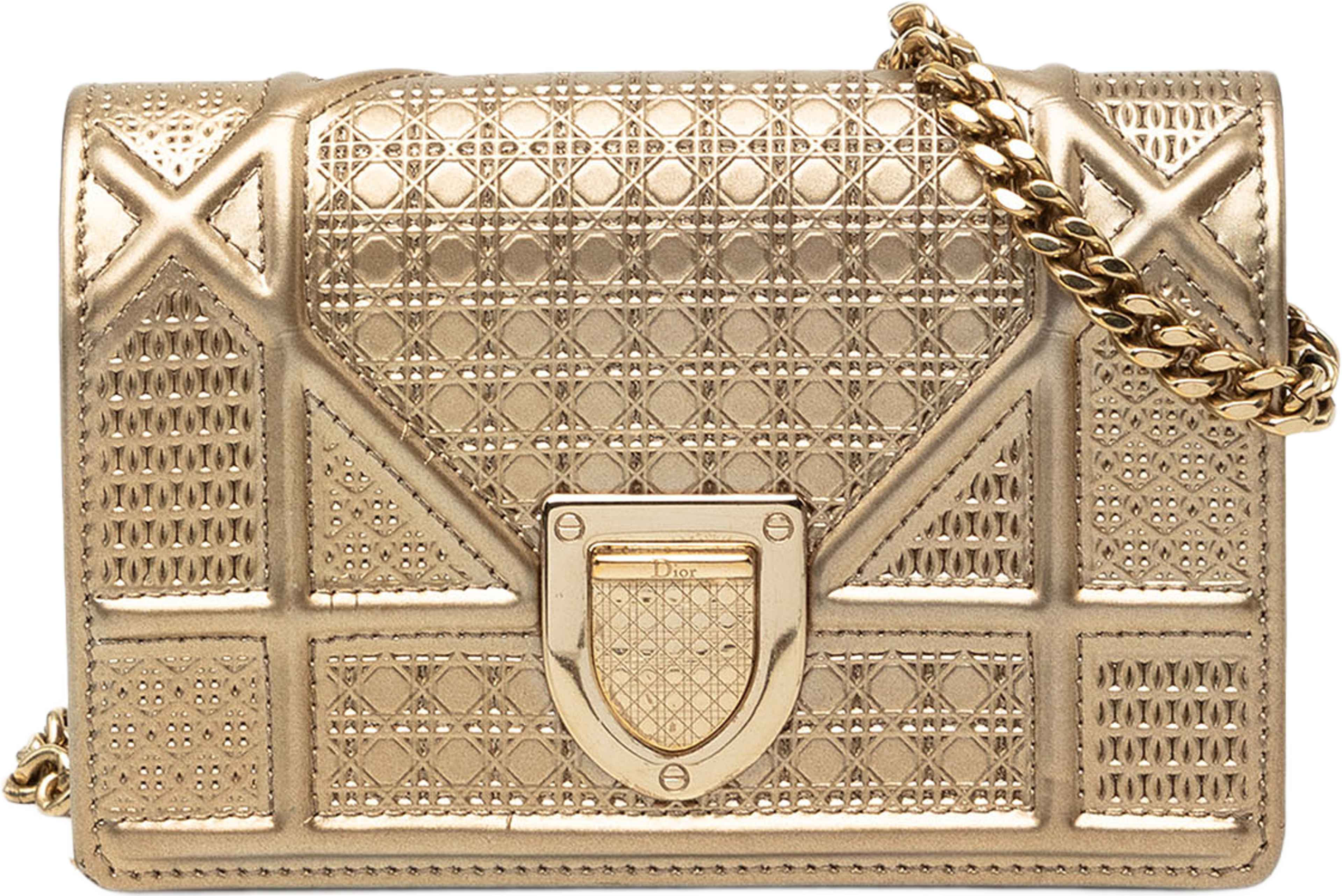 Dior Baby Metallic Patent Microcannage Diorama Flap, från Luxclusif, i färgen guld. Klicka för att öppna bilden i stort format