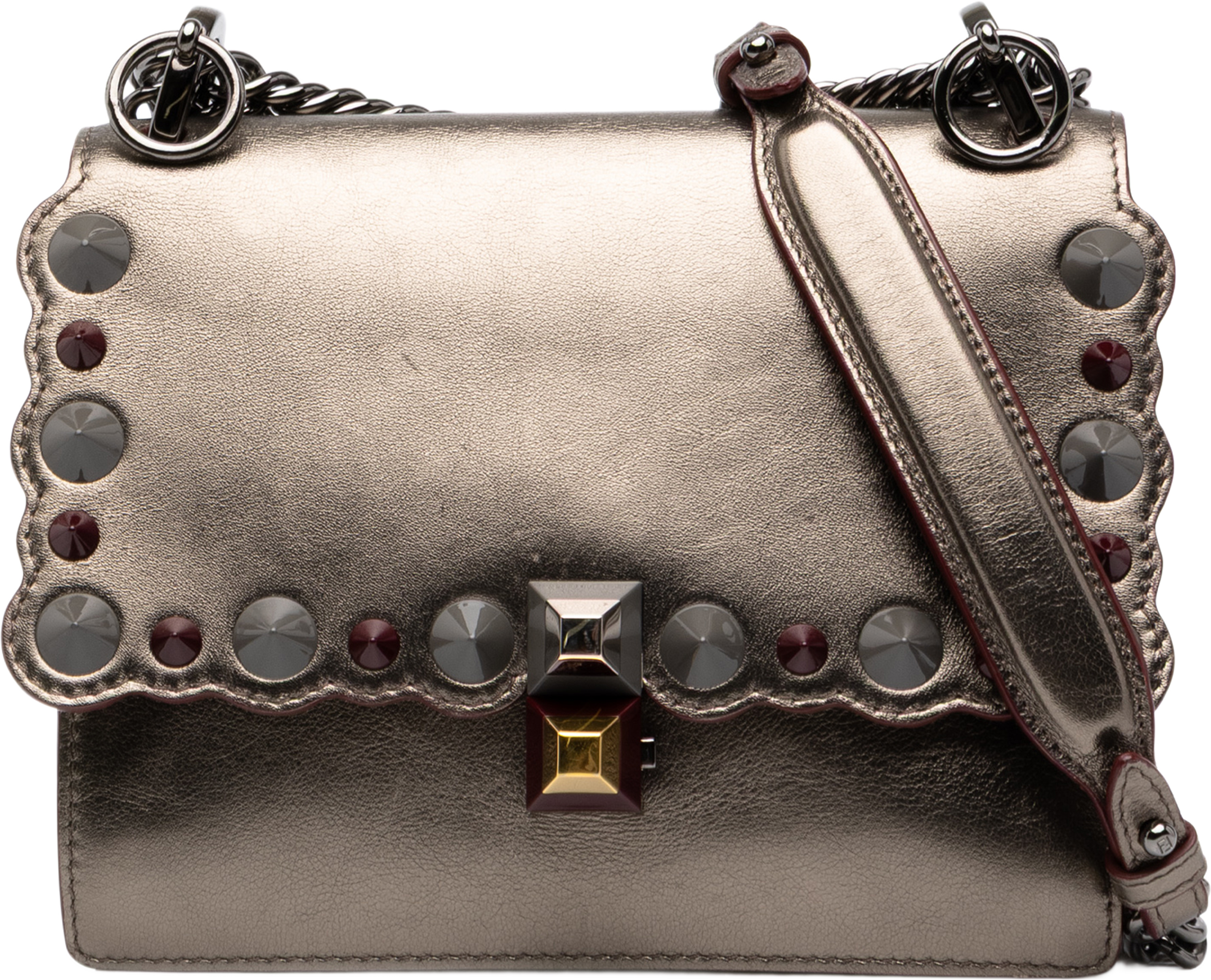 Fendi Mini Scalloped Metallic Studded Leather Kan I Crossbody, från Luxclusif, i färgen guld. Klicka för att öppna bilden i stort format