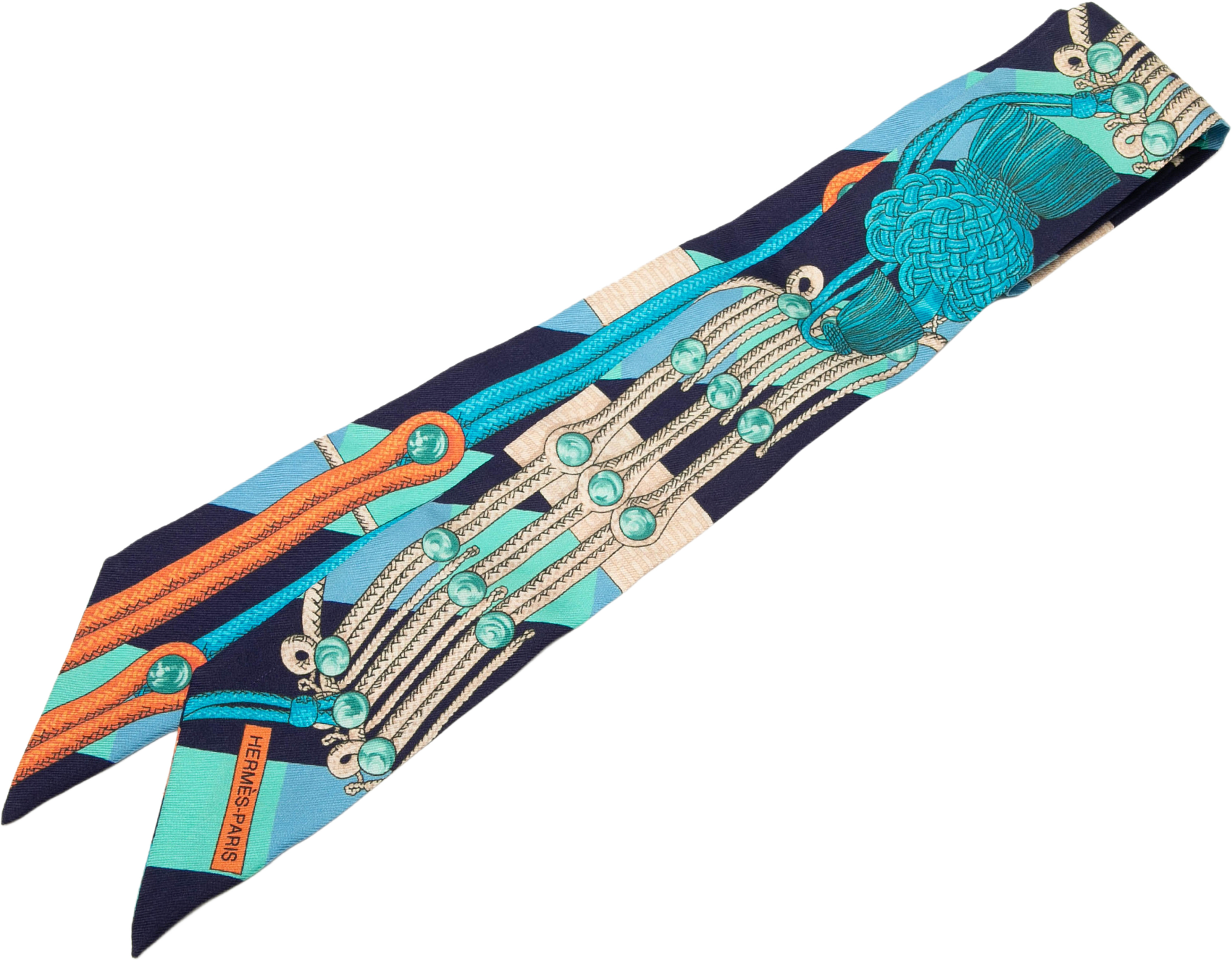 Hermès Objets De Curiosite Silk Twilly Scarf, från Luxclusif, i färgen blue. Klicka för att öppna bilden i stort format