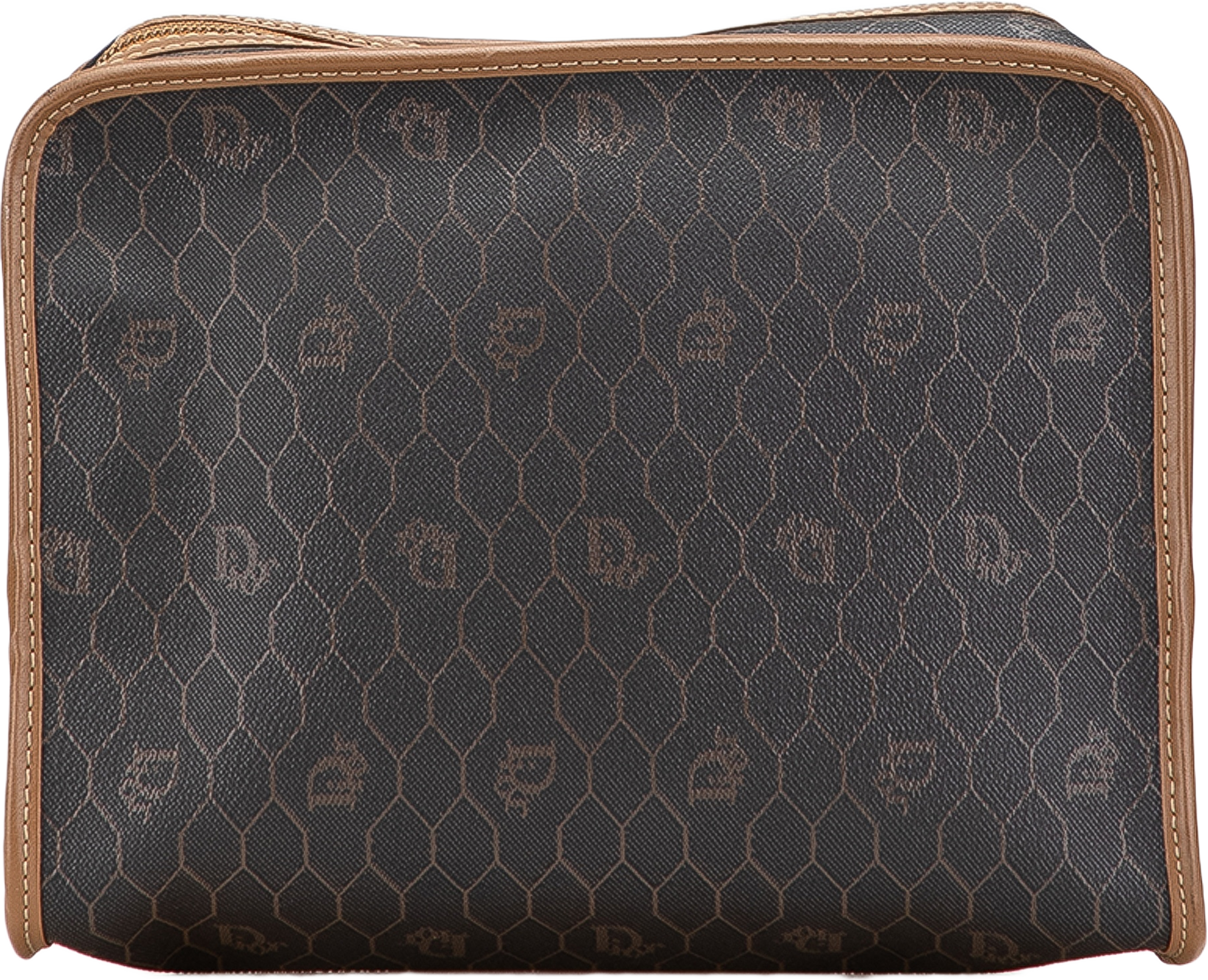 Dior Honeycomb Coated Canvas Clutch, från Luxclusif, i färgen black. Klicka för att öppna bilden i stort format