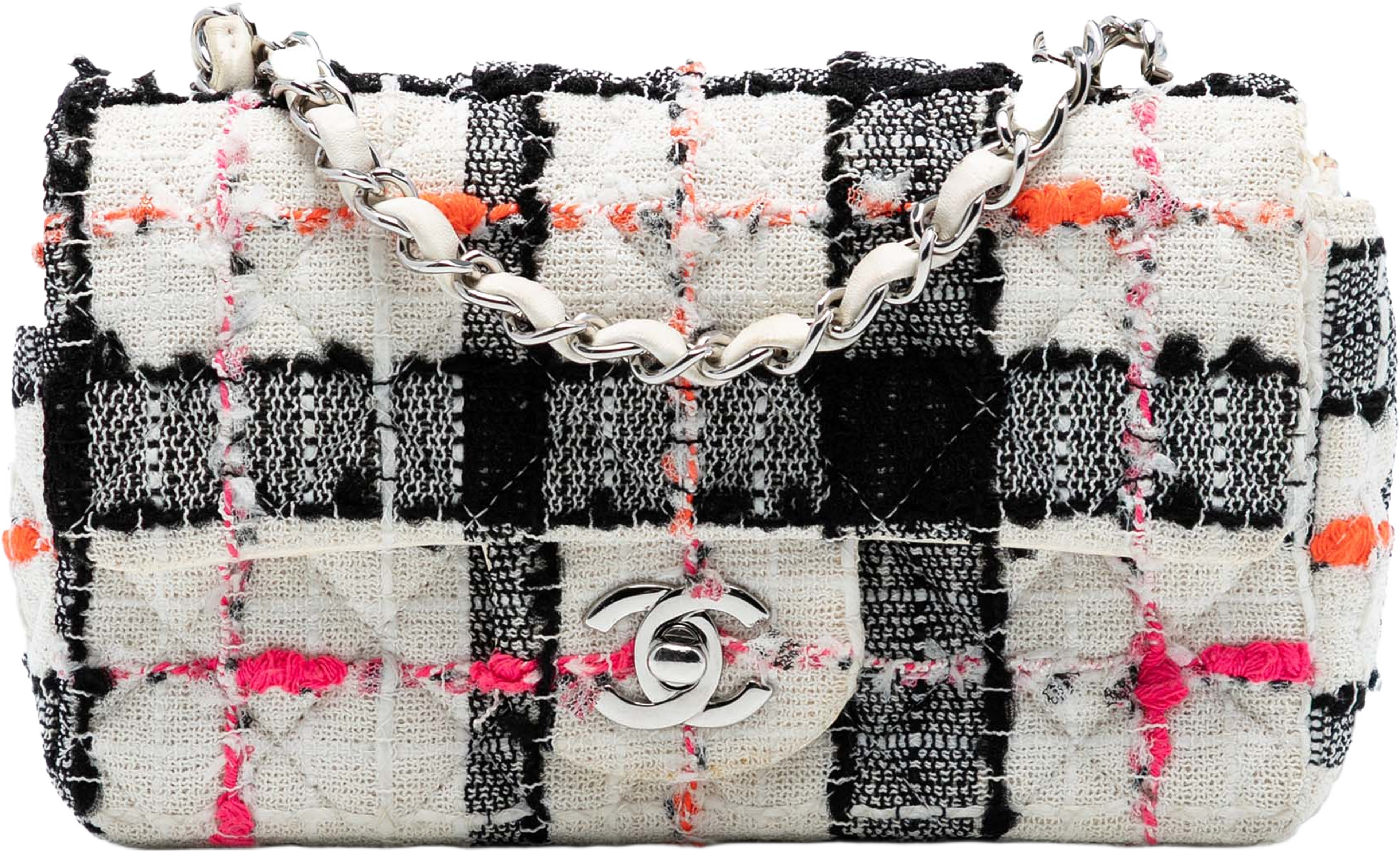 Chanel Mini Rectangular Classic Tweed Check Single Flap, från Luxclusif, i färgen white. Klicka för att öppna bilden i stort format
