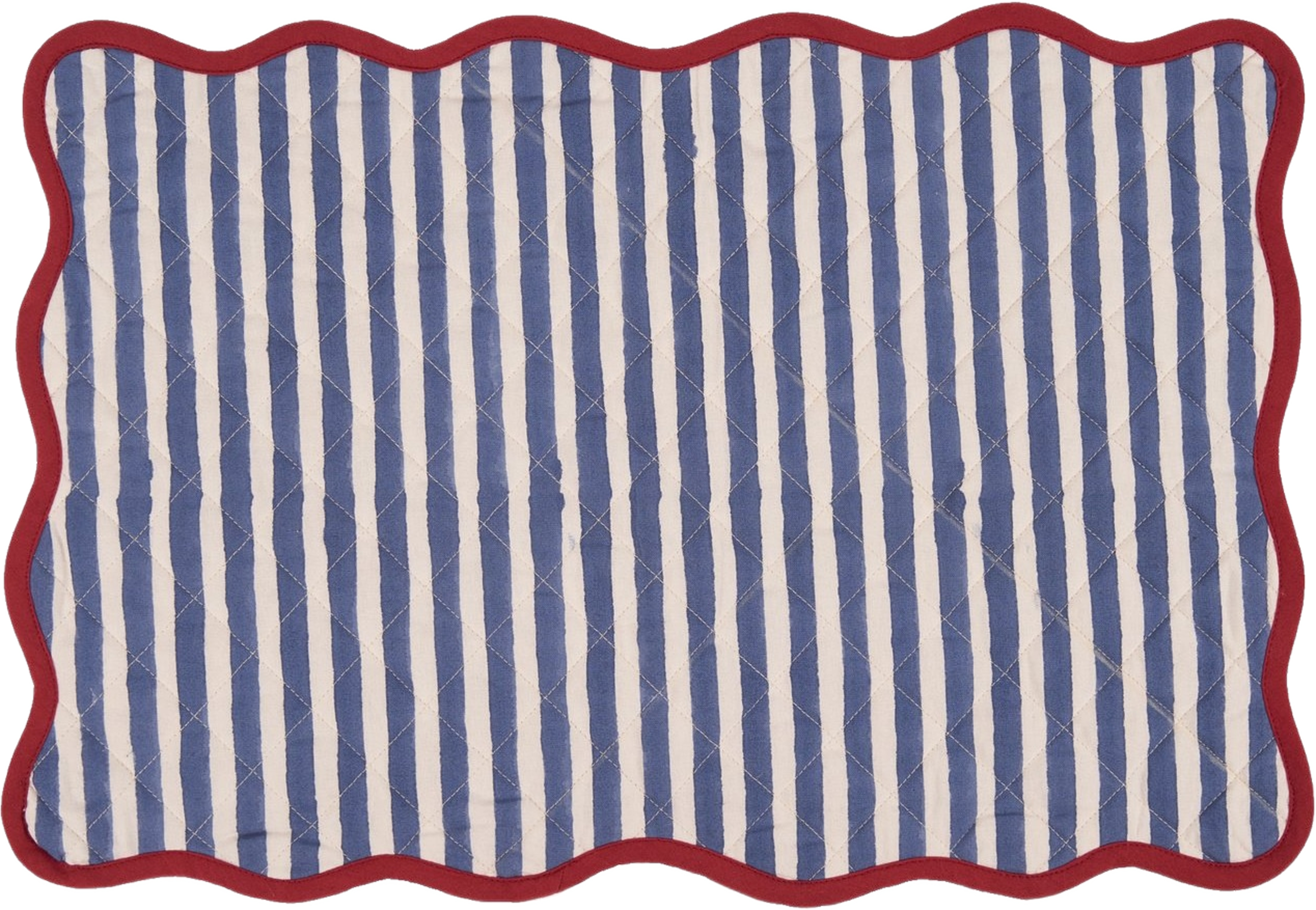 Scallop Quiltad Bordstablett -  33x48 Cm, från Pick A Poppy, i färgen dark blue. Klicka för att öppna bilden i stort format