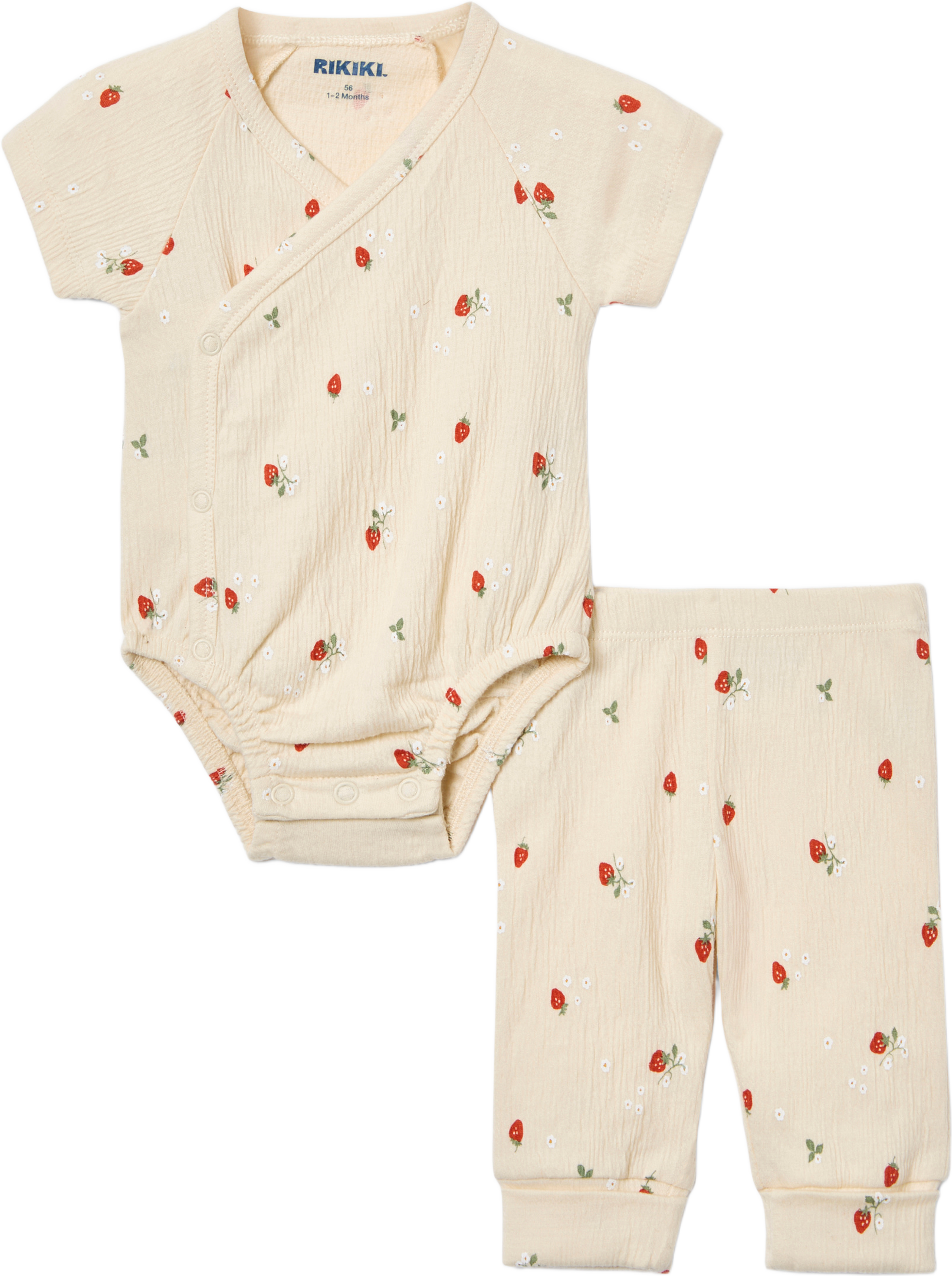 Set i krinklad bomull THEA, från RIKIKI, i färgen Strawberry. Klicka för att öppna bilden i stort format