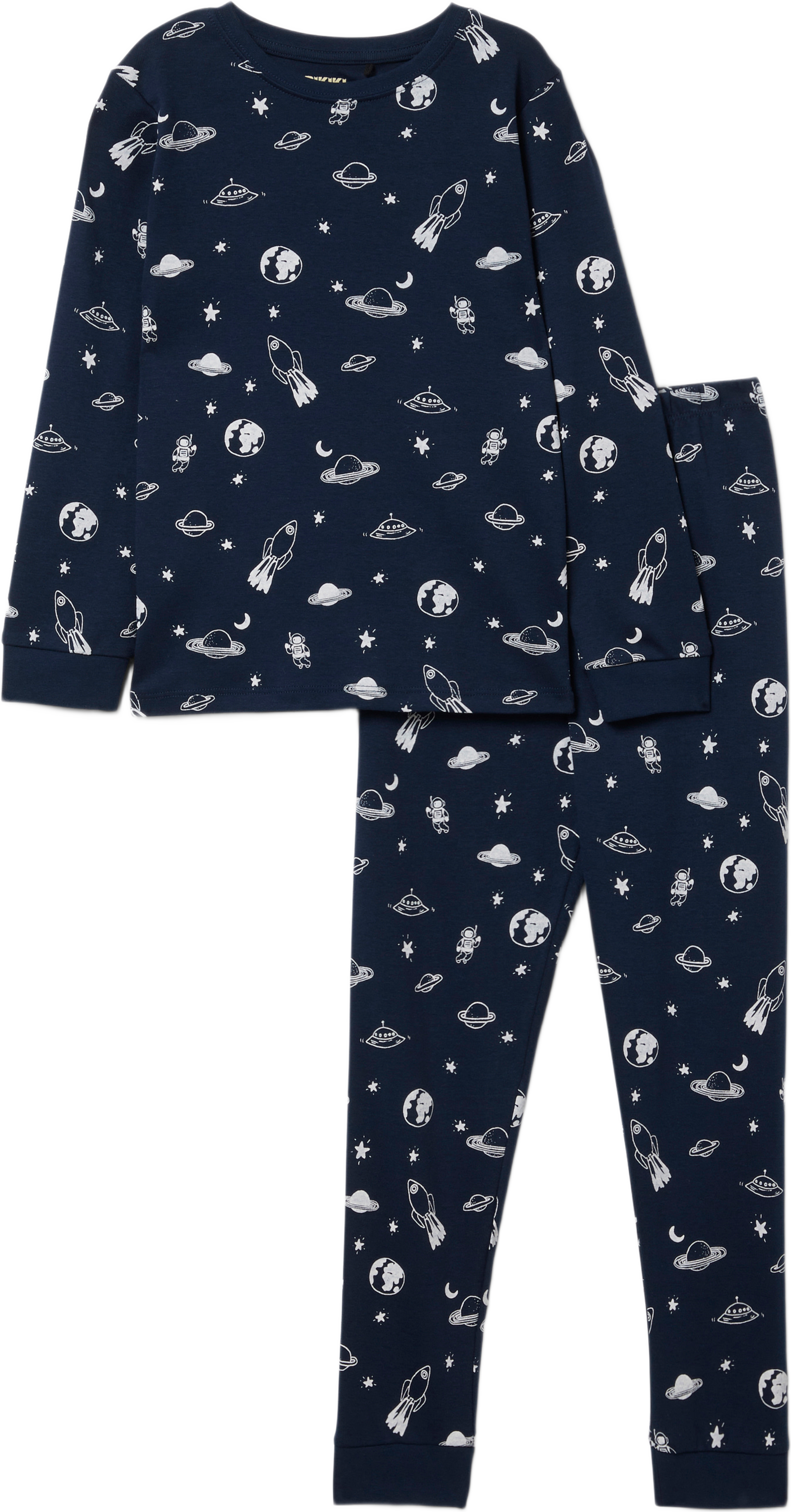 Ribbad pyjamas med tryck POW, från RIKIKI, i färgen Space. Klicka för att öppna bilden i stort format
