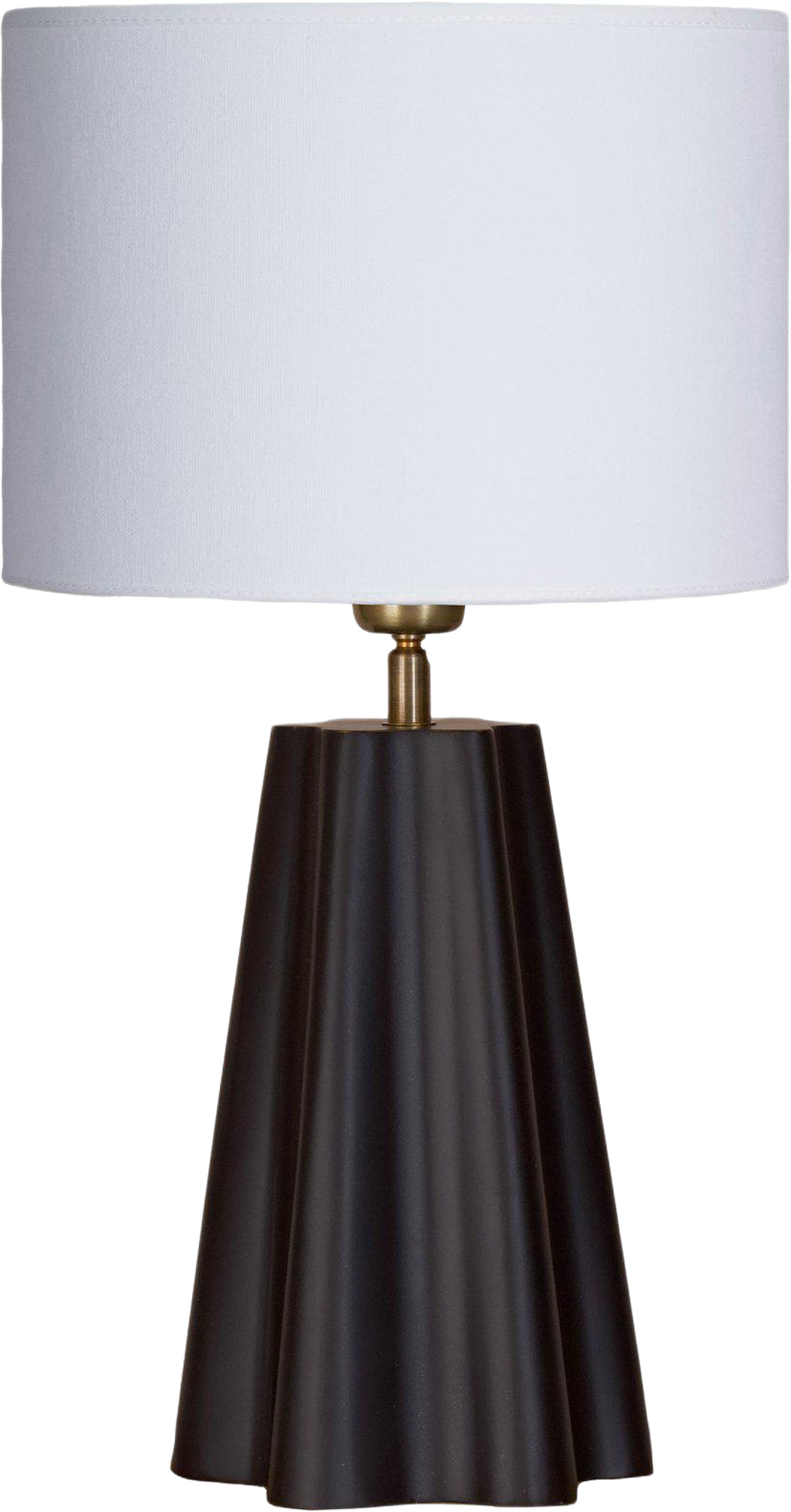 Aira Bordslampa, från PR Home, i färgen vit/svart. Klicka för att öppna bilden i stort format